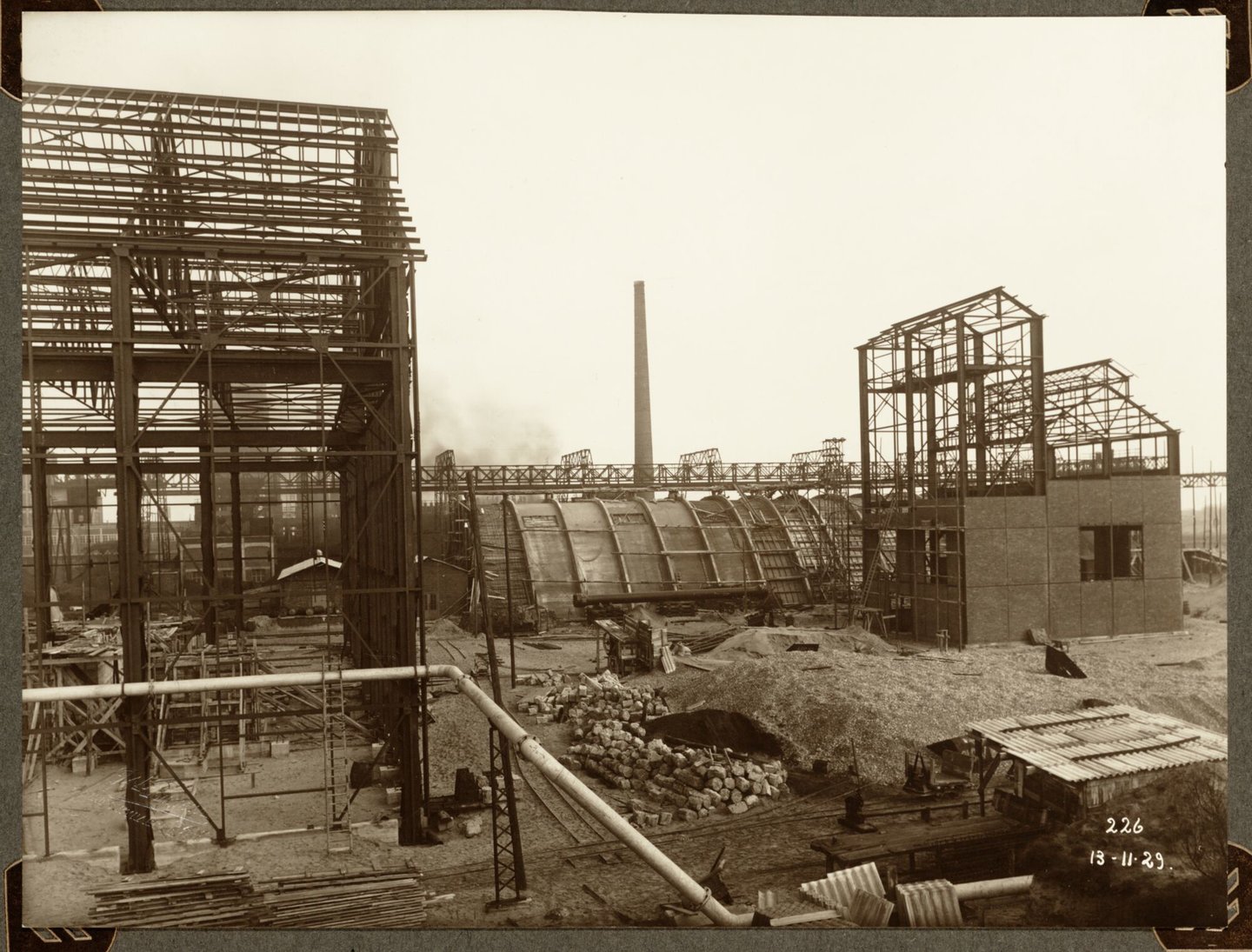 Bouw van sokkels voor pompen van N.E.C.-gebouw van cokesfabriek Kuhlmann in Zelzate