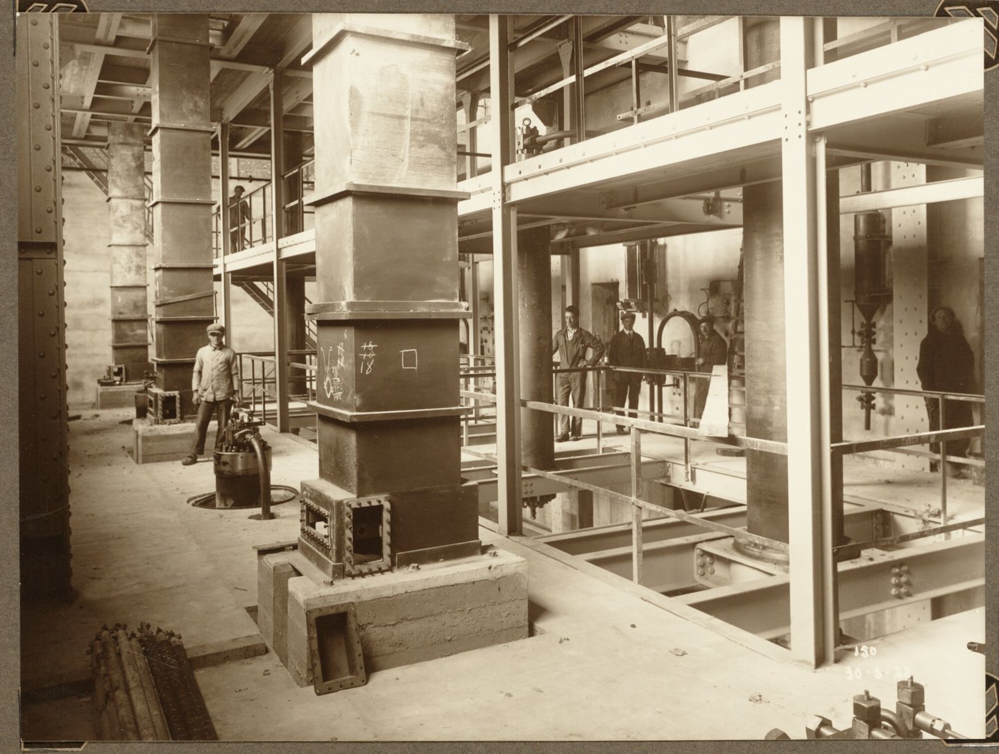 Bouw van katalyseruimte van ammoniakfabriek van cokesfabriek Kuhlmann in Zelzate