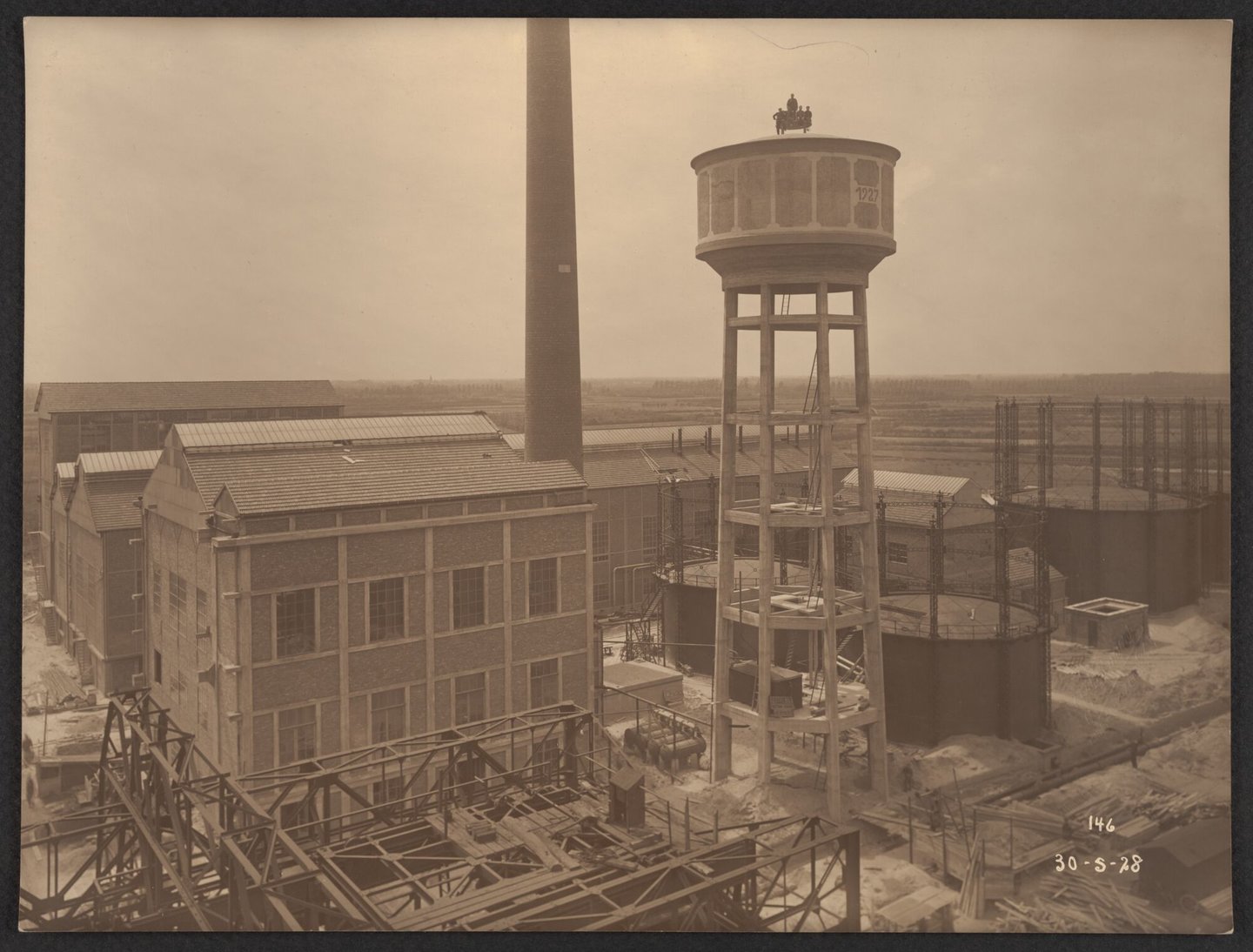 Bouw van ammoniakfabriek van cokesfabriek Kuhlmann in Zelzate