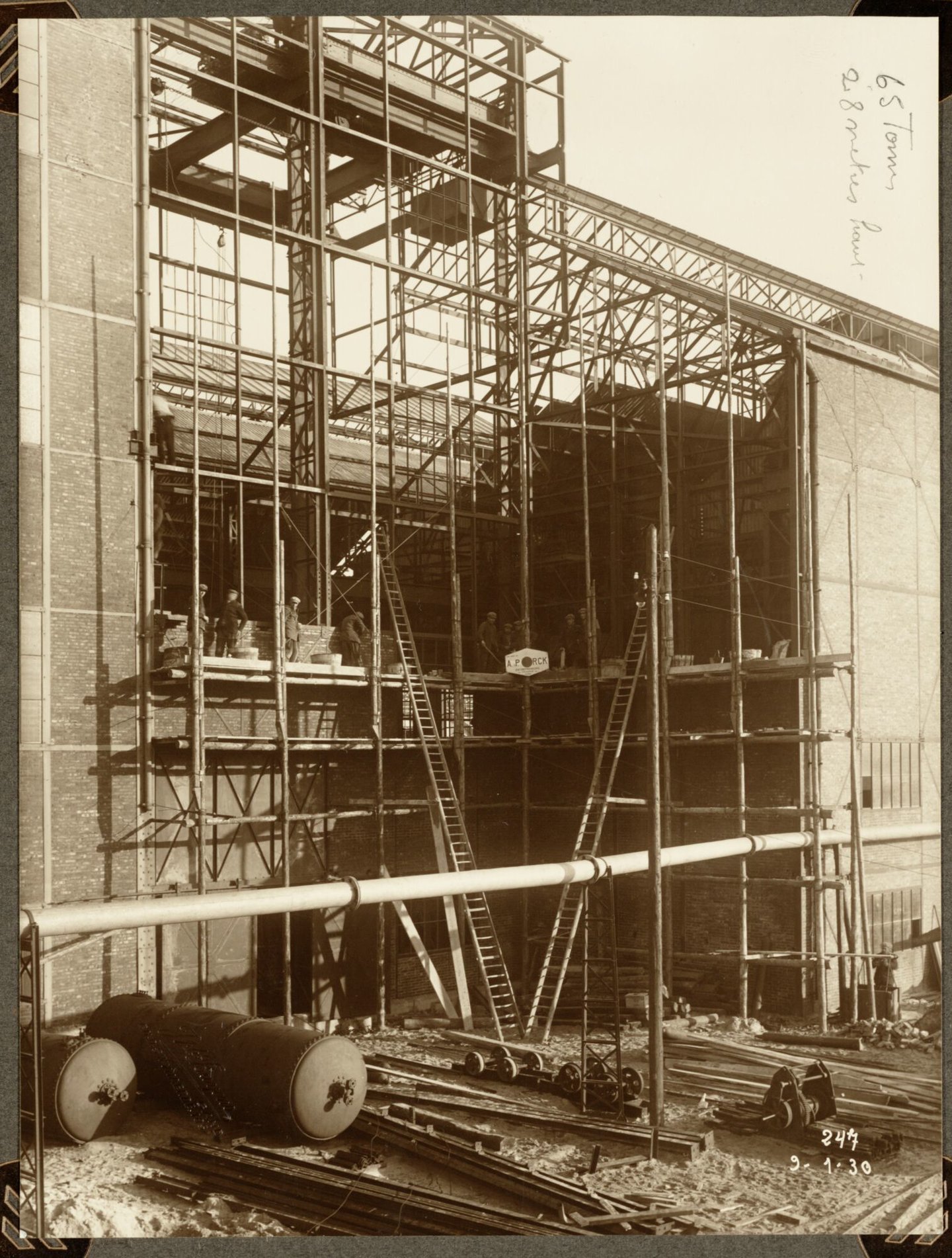 Bouw van N.E.C.-gebouw van cokesfabriek Kuhlmann in Zelzate