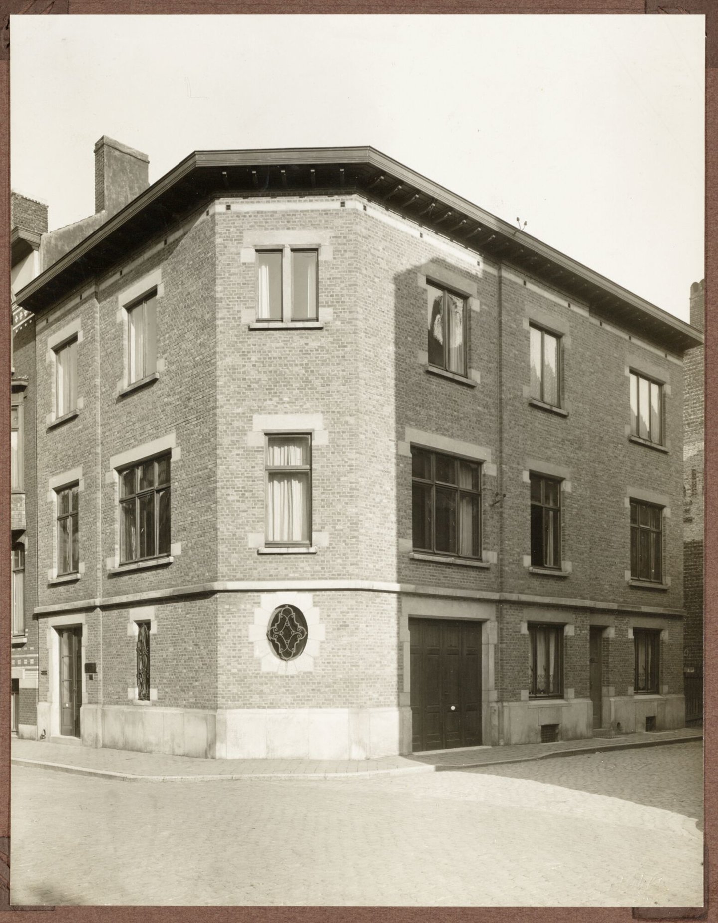 Kantoorgebouw, garage en magazijnen van Desmet G. & Cie Etablissement nv in Gent