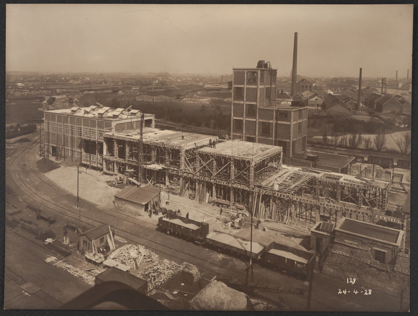 Bouw van zwavelzuurfabriek van cokesfabriek Kuhlmann in Zelzate