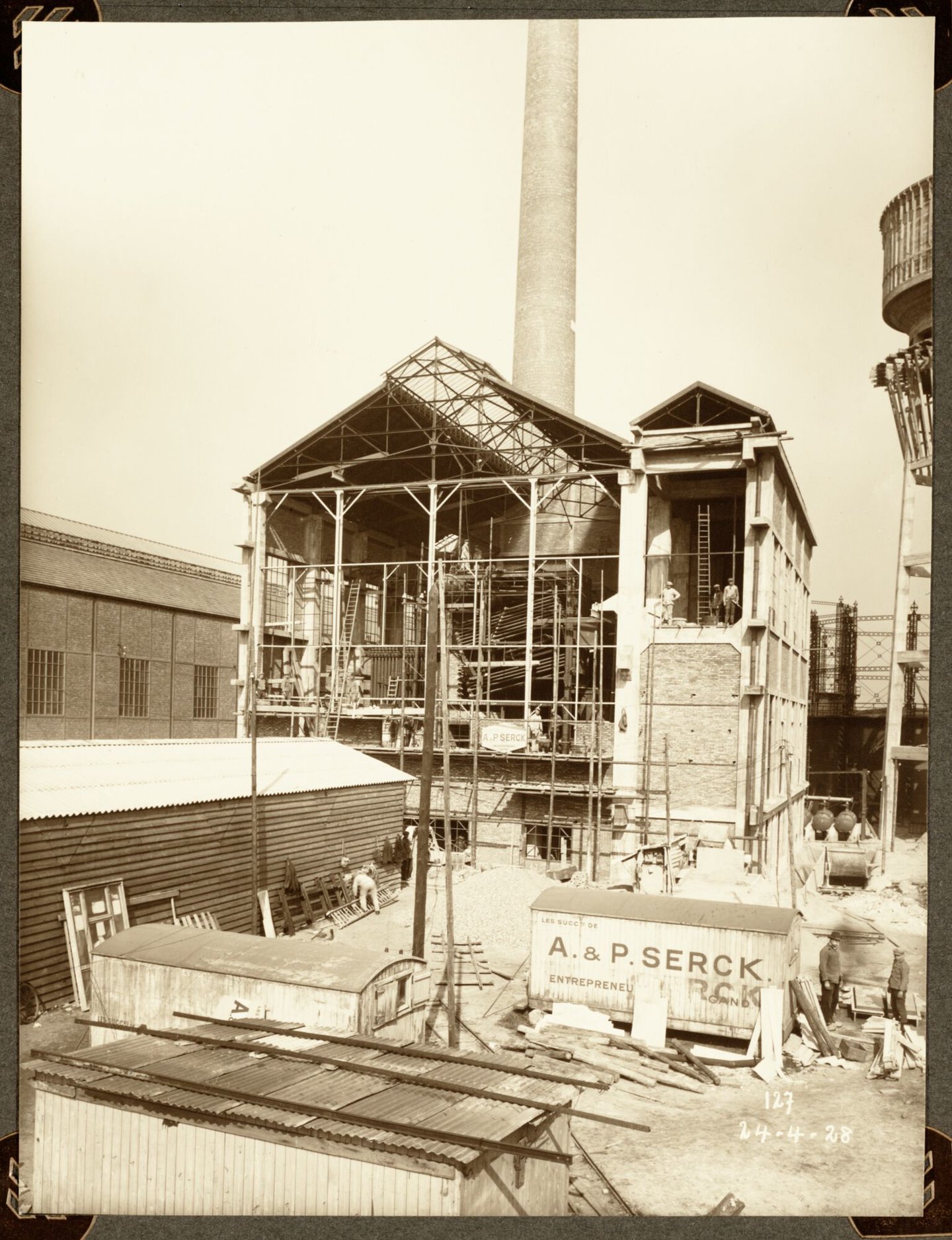 Bouw van generatorengebouw van ammoniakfabriek van cokesfabriek Kuhlmann in Zelzate
