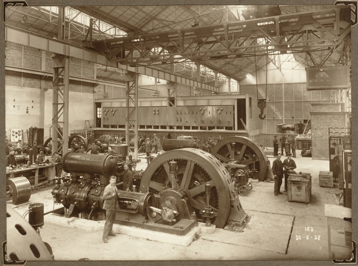 Bouw van compressorenzaal van ammoniakfabriek van cokesfabriek Kuhlmann in Zelzate