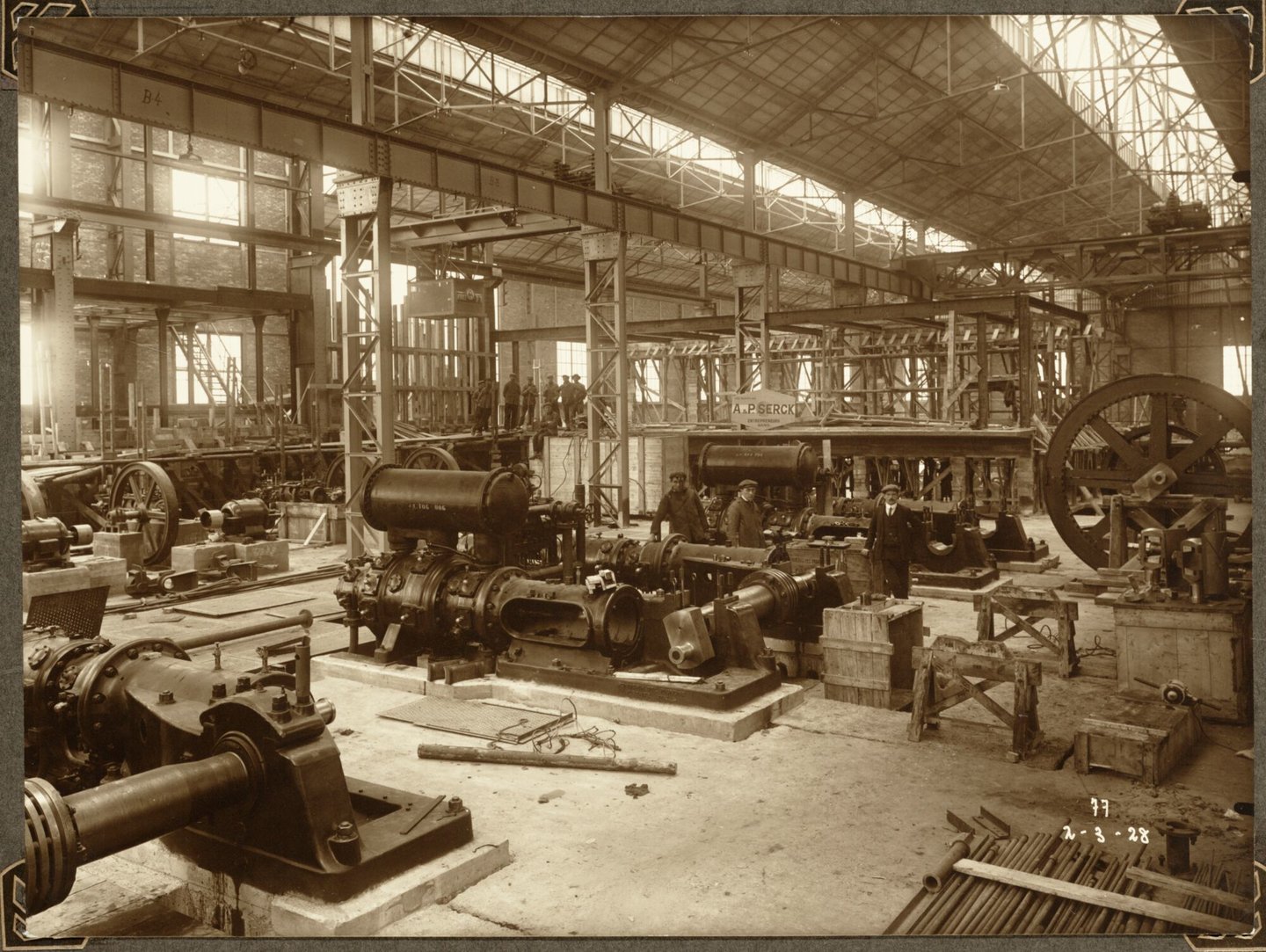 Bouw van compressoren en transformatorenoverspanning van ammoniakfabriek van cokesfabriek Kuhlmann in Zelzate