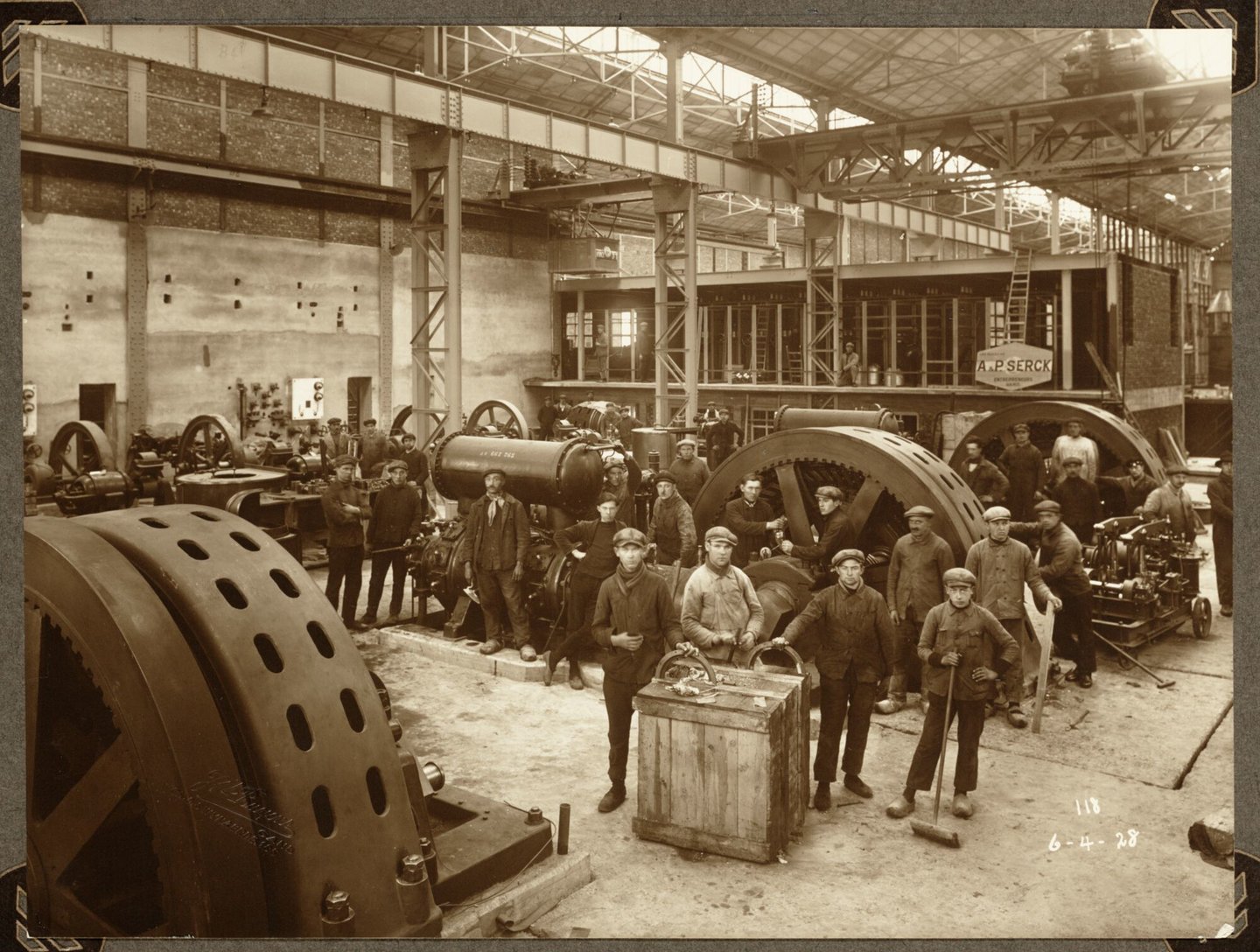 Bouw van compressorenzaal van ammoniakfabriek van cokesfabriek Kuhlmann in Zelzate