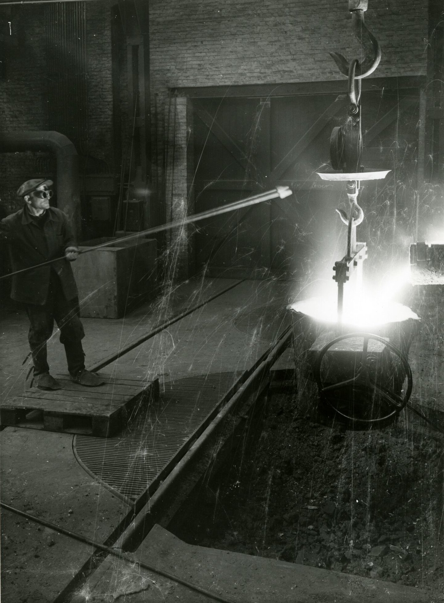 Binnenzicht van de metaalgieterij van machinefabriek ACEC in Gent