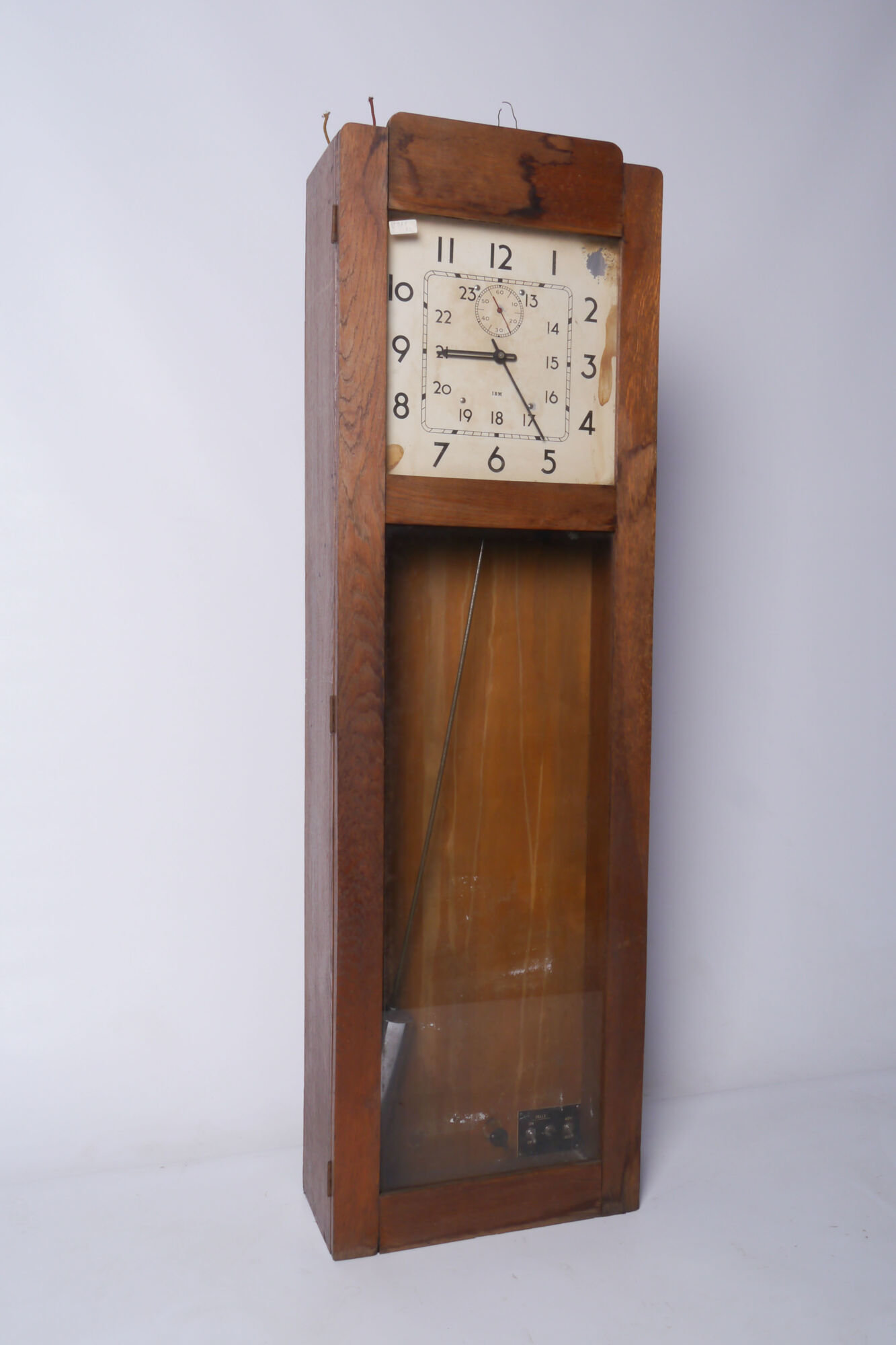 Elektrische moederklok van een tijdsregistratiesysteem van het merk IBM