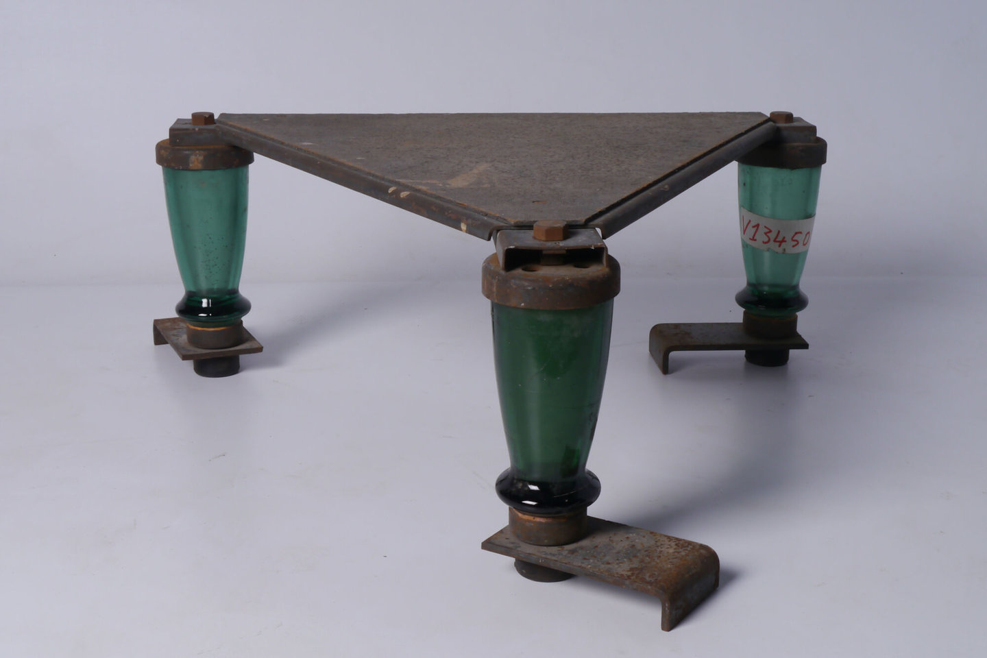 Isolerende plateau ter bescherming tegen elektrocutie