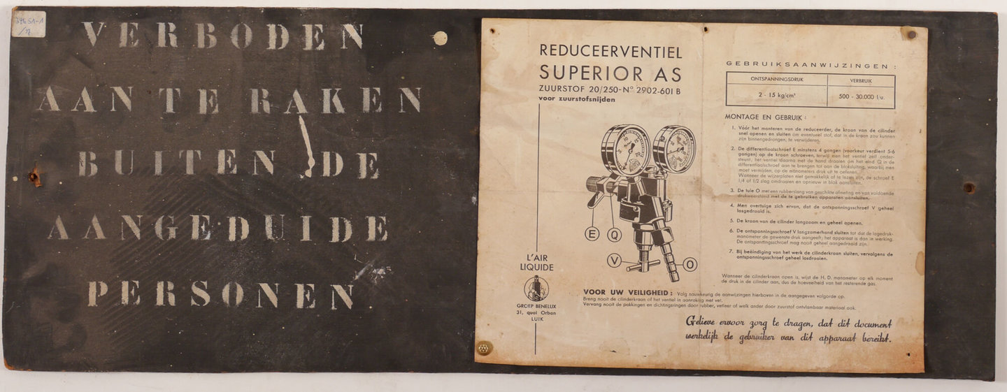 Signalisatiebord met veiligheidsvoorschrift
