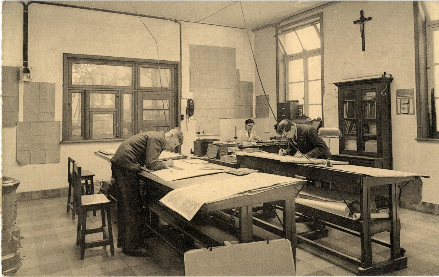 Tekenzaal van afdeling metaalbewerking in de Vrije Beroepsschool in Brugge