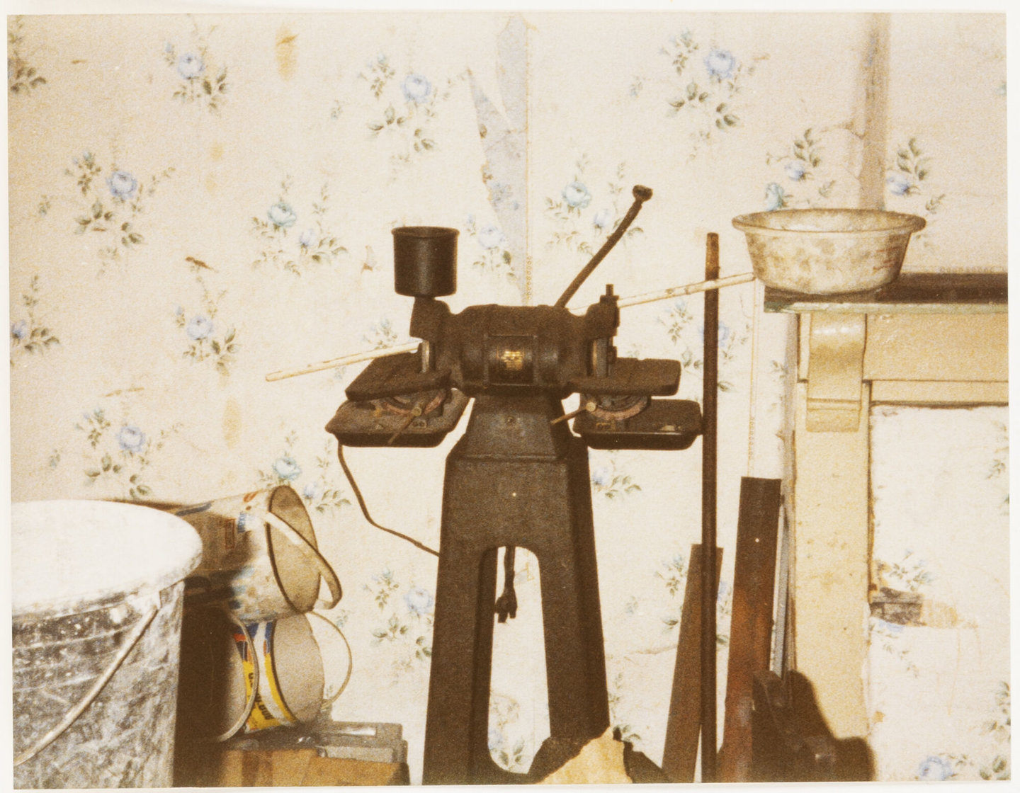 Slijpmachine in machinewerkplaats van Lentz in Gent