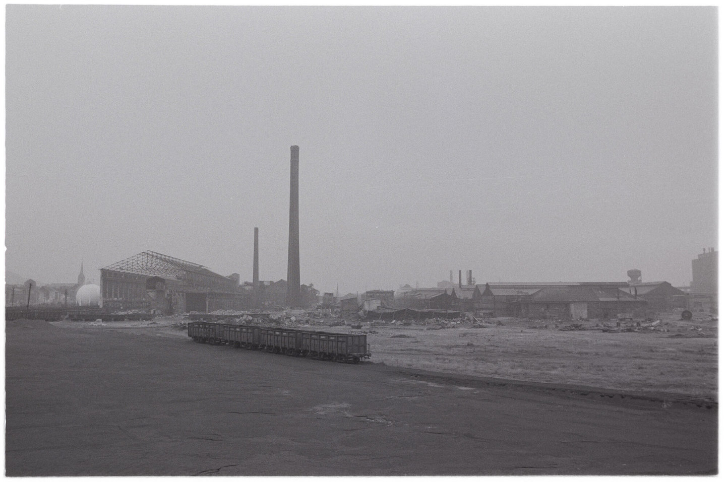 Afbraak van staalgieterij Usines Métallurgiques de Hainaut-Sambre in Couillet