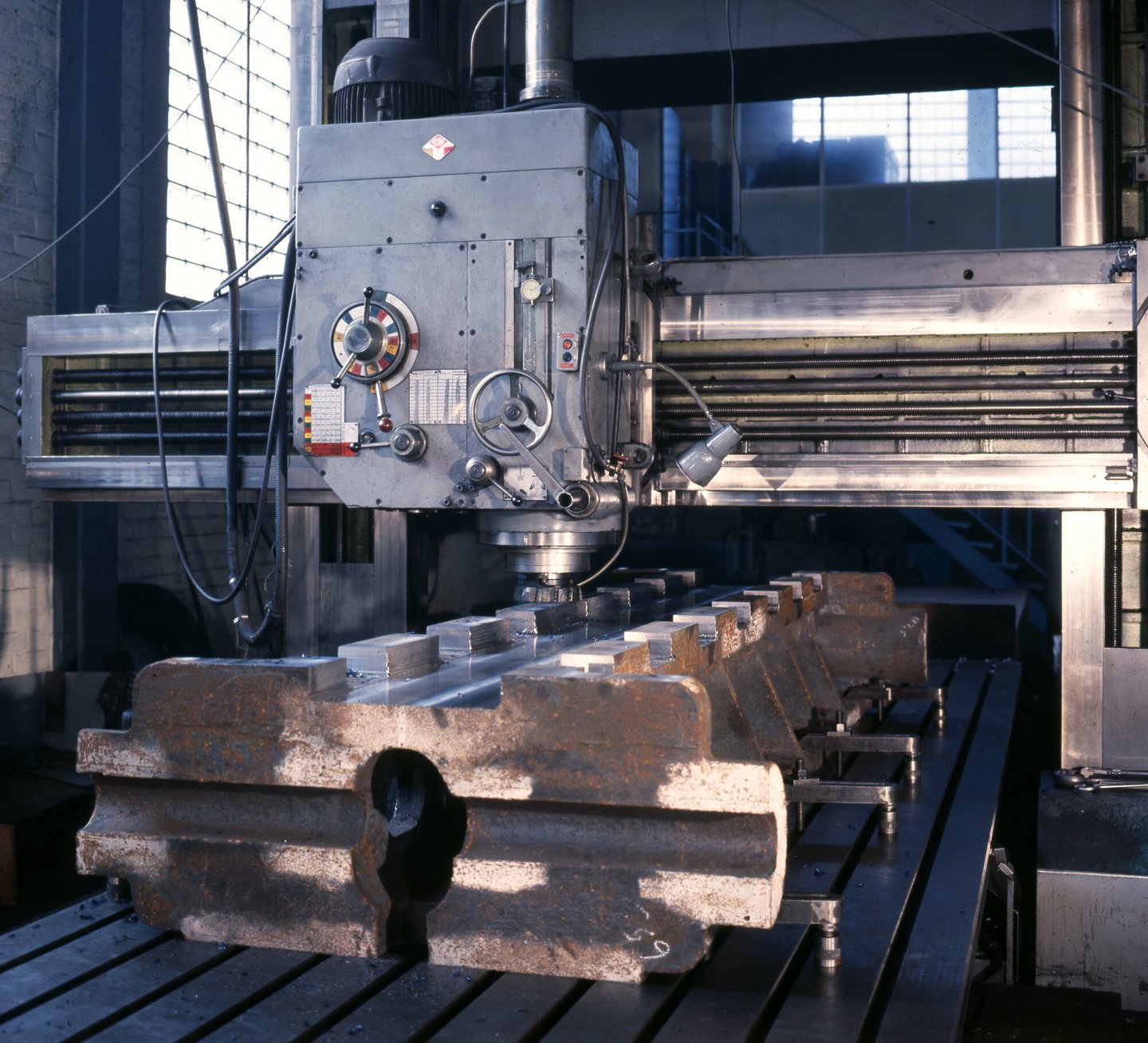 Portaalfreesmachine in machinewerkplaats van Gentse Metaalwerken in Gent