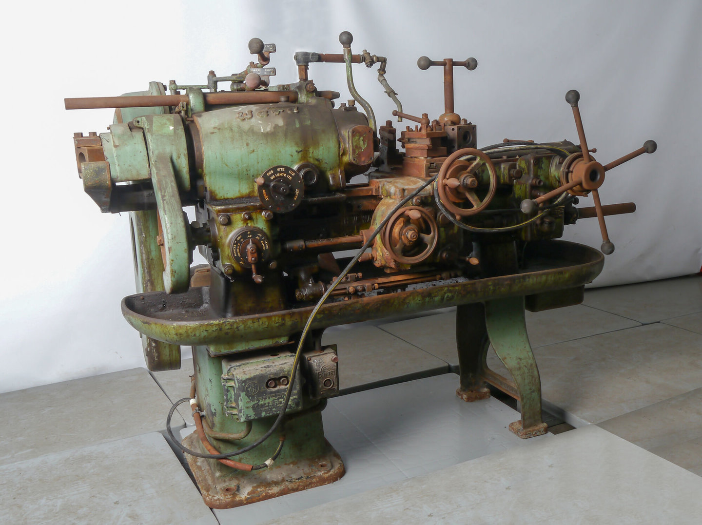 Revolverdraaibank van het merk Ward