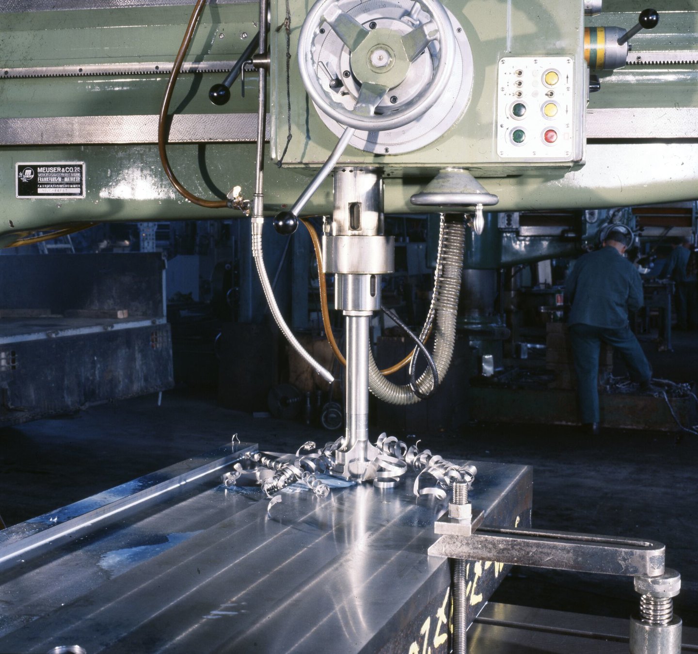 Detail radiaalboormachine in machinewerkplaats van Gentse Metaalwerken in Gent