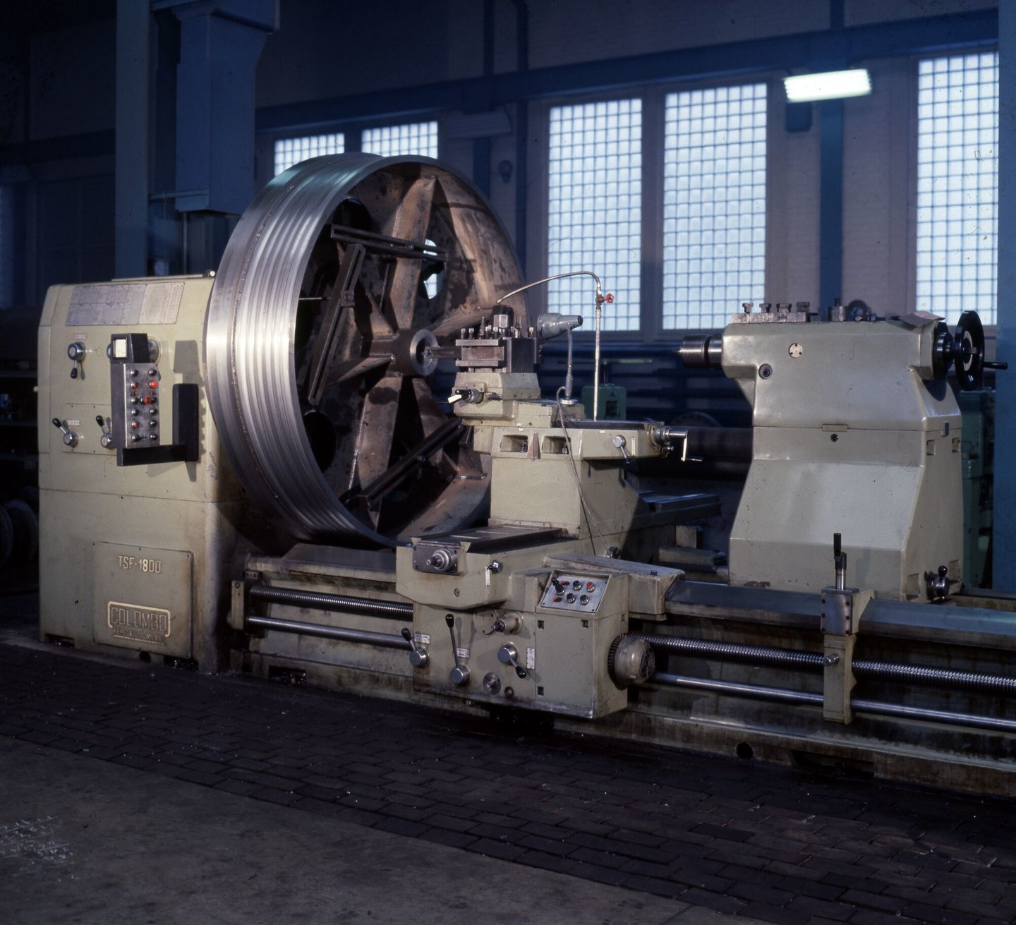 Draaibank in machinewerkplaats van Gentse Metaalwerken in Gent