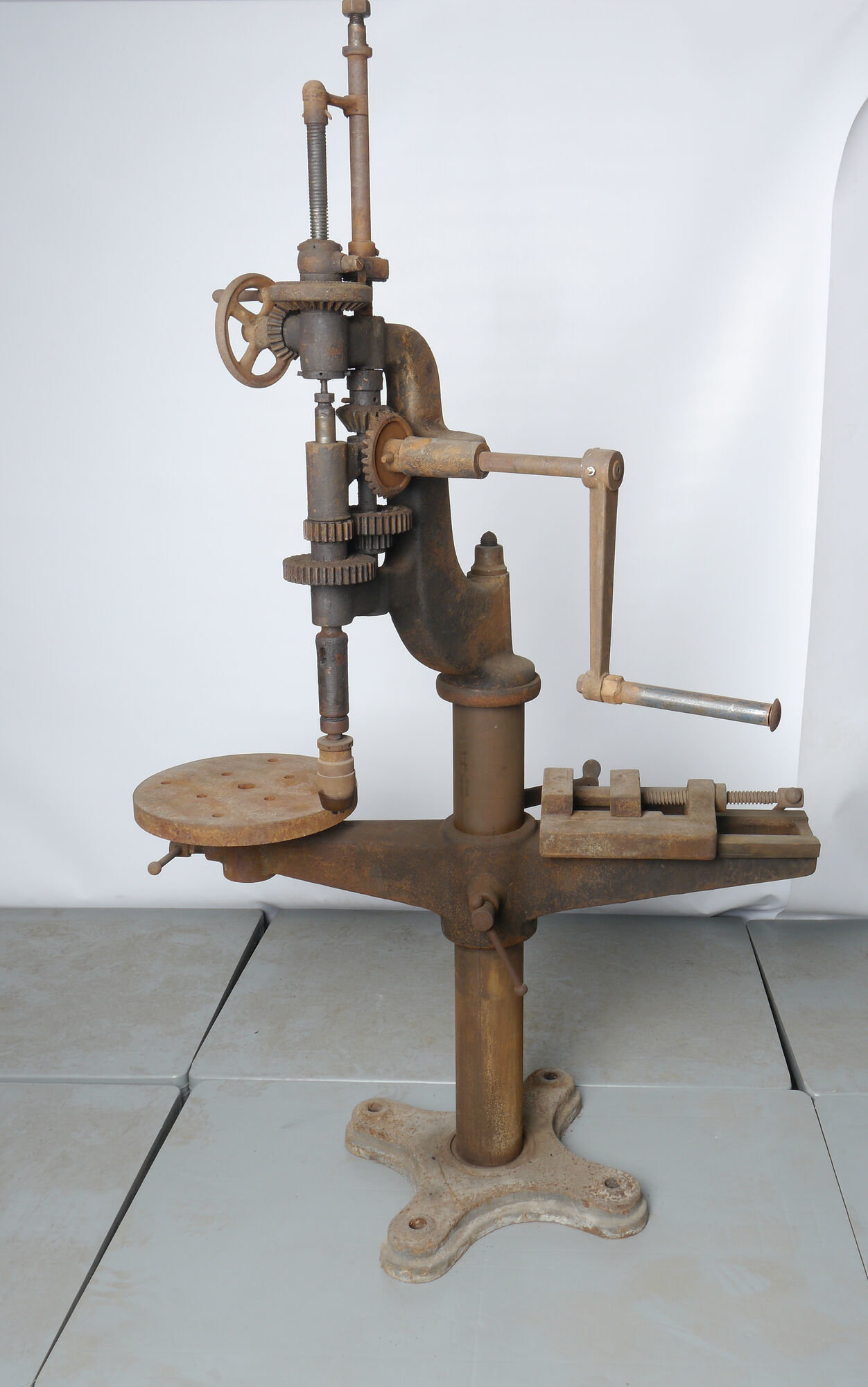 Manuele aangedreven kolomboormachine