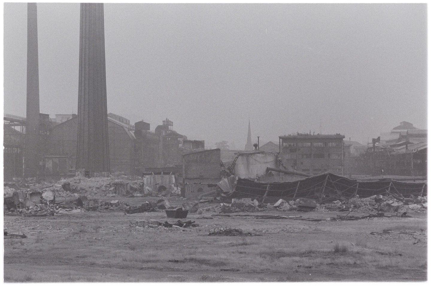 Afbraak van staalgieterij Usines Métallurgiques de Hainaut-Sambre in Couillet
