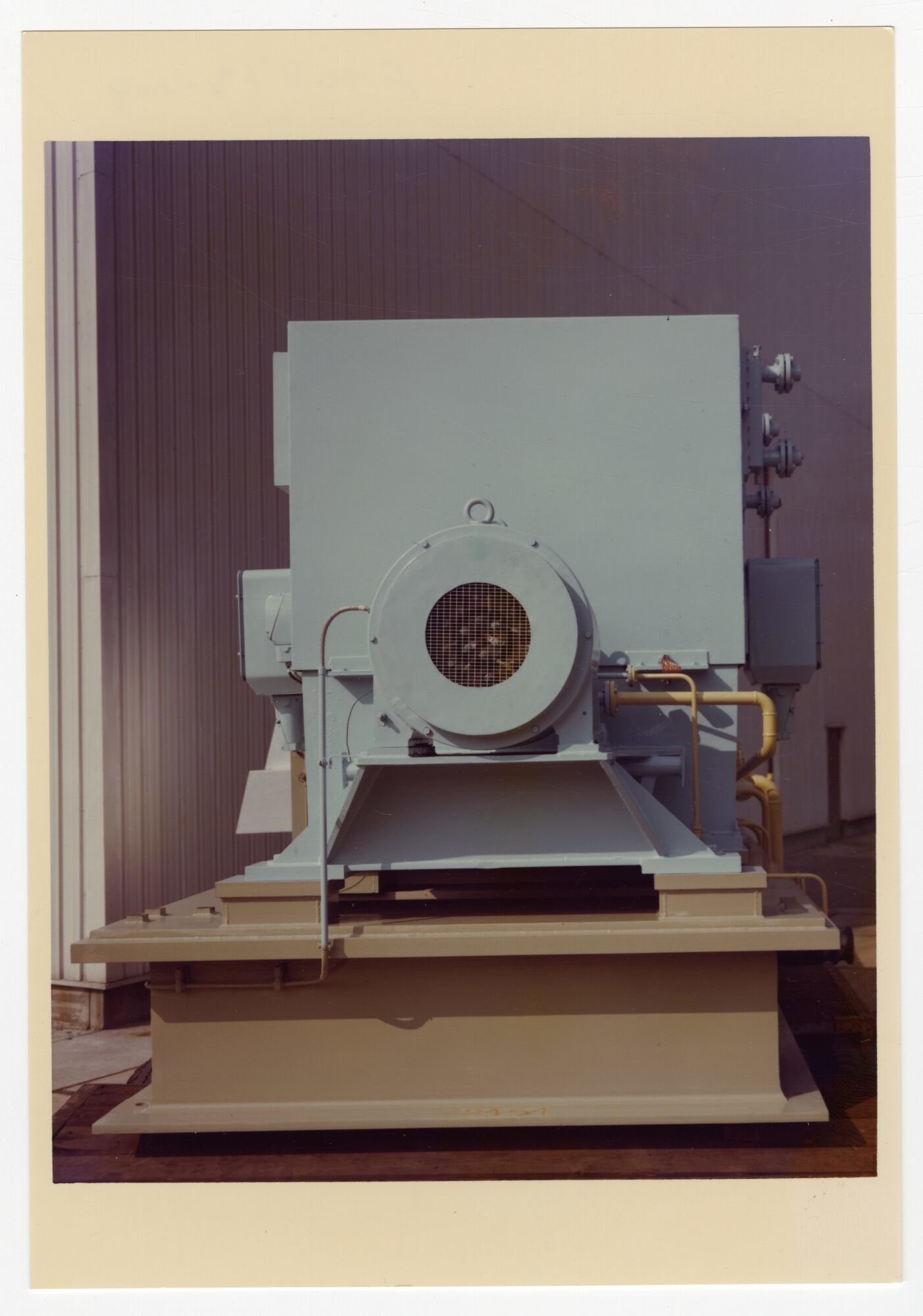 Afgewerkte industriële turbogenerator geproduceerd door machinebouwer ACEC in Gent