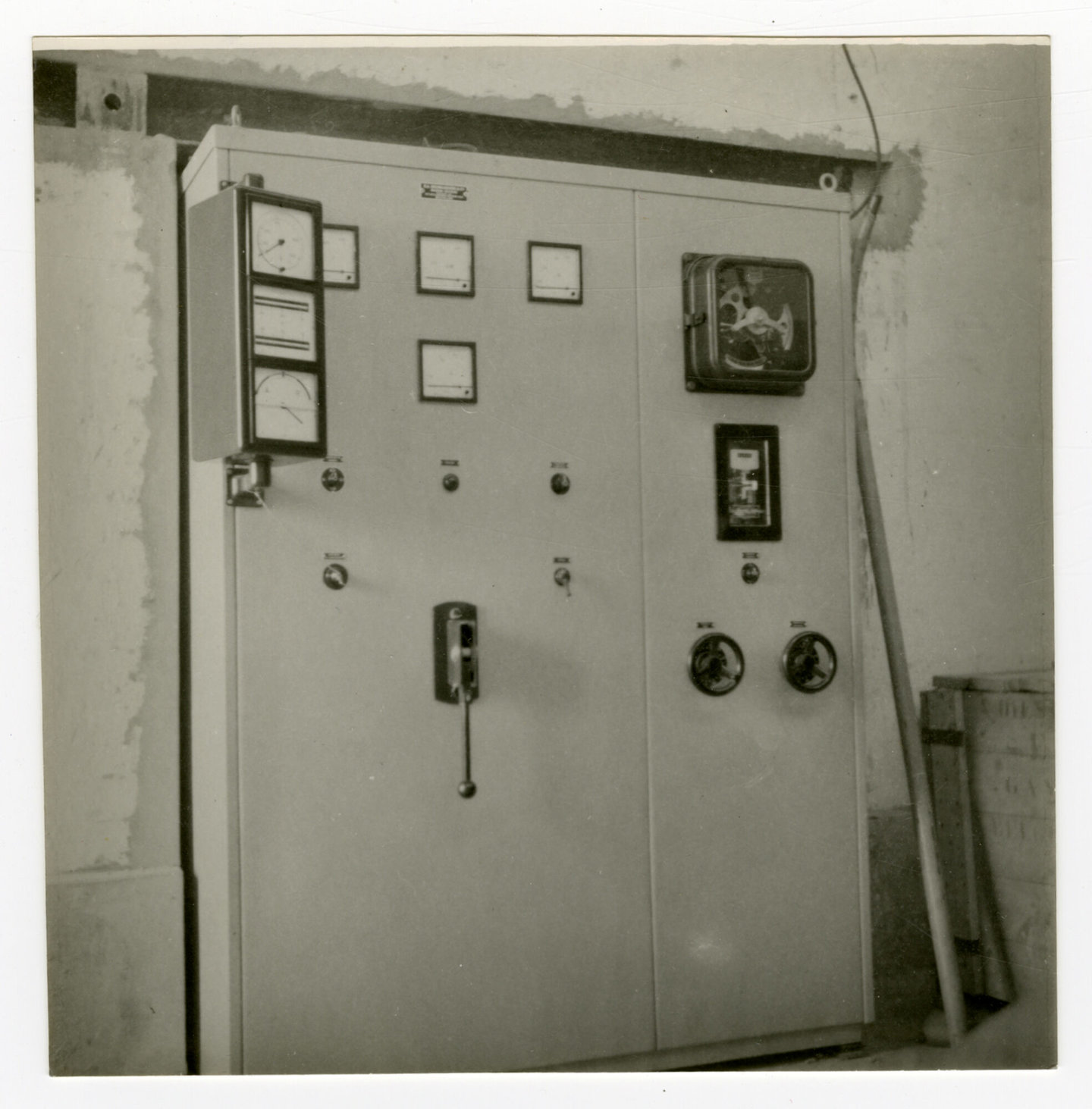 Controlepaneel machinezaal met dieselaggregaat van Tecobel-Sobopla