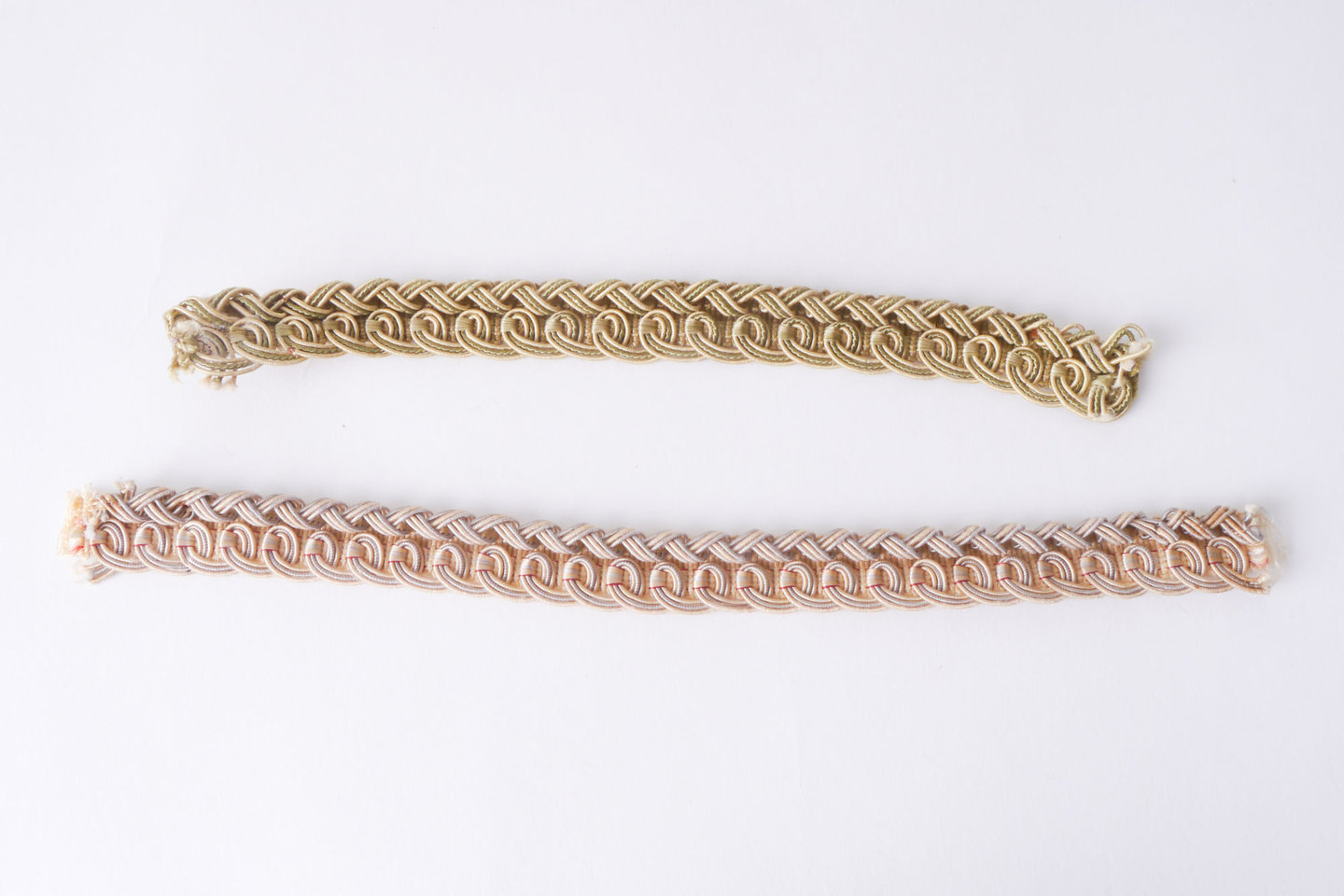 Galon of boord als onderdeel voor het vervaardigen van passement