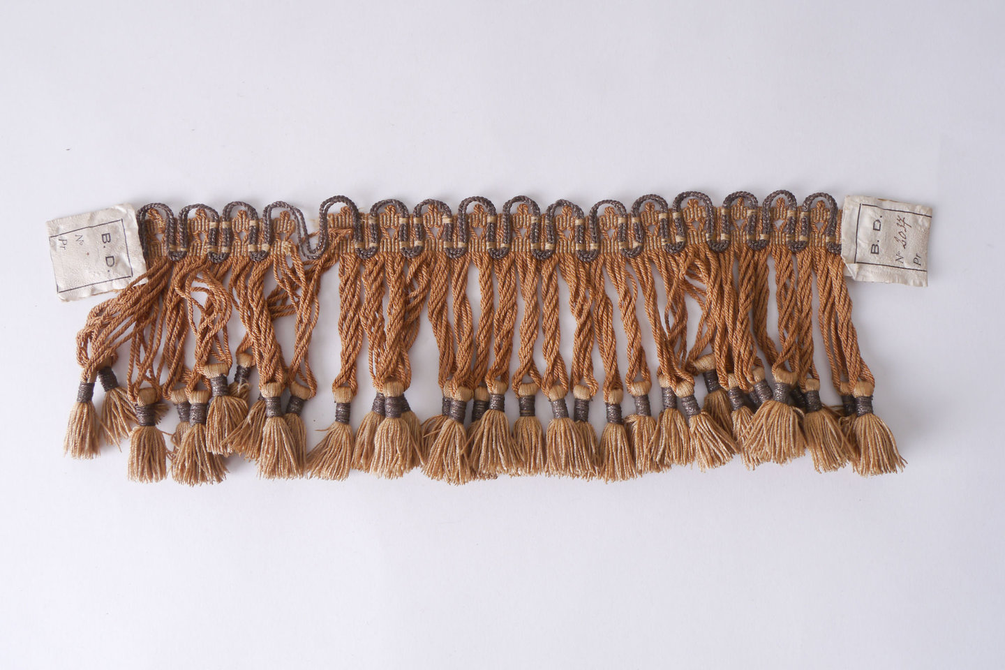 Frange als onderdeel voor het vervaardigen van passement