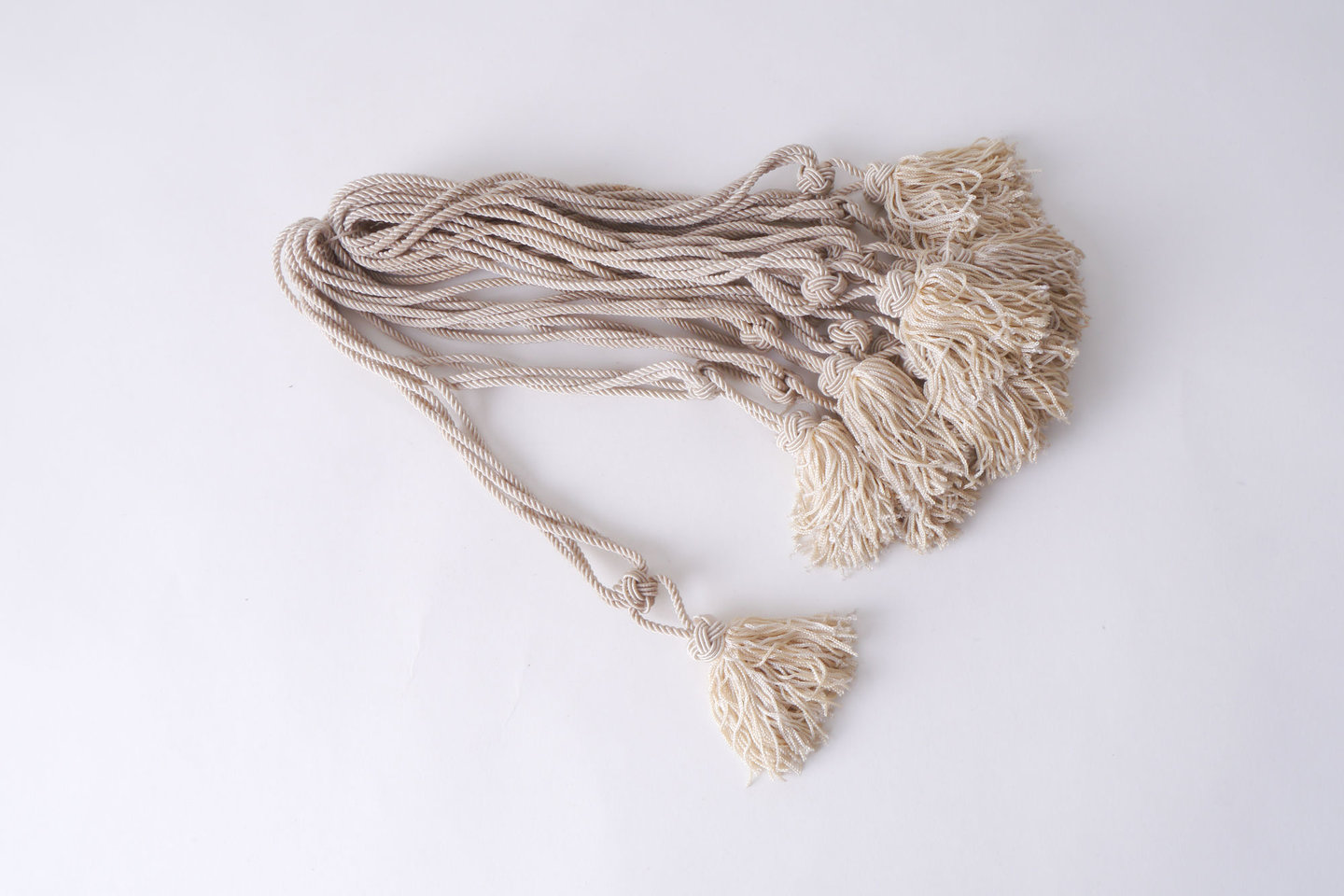 Embrasse om gordijn open te houden met 1 kwast