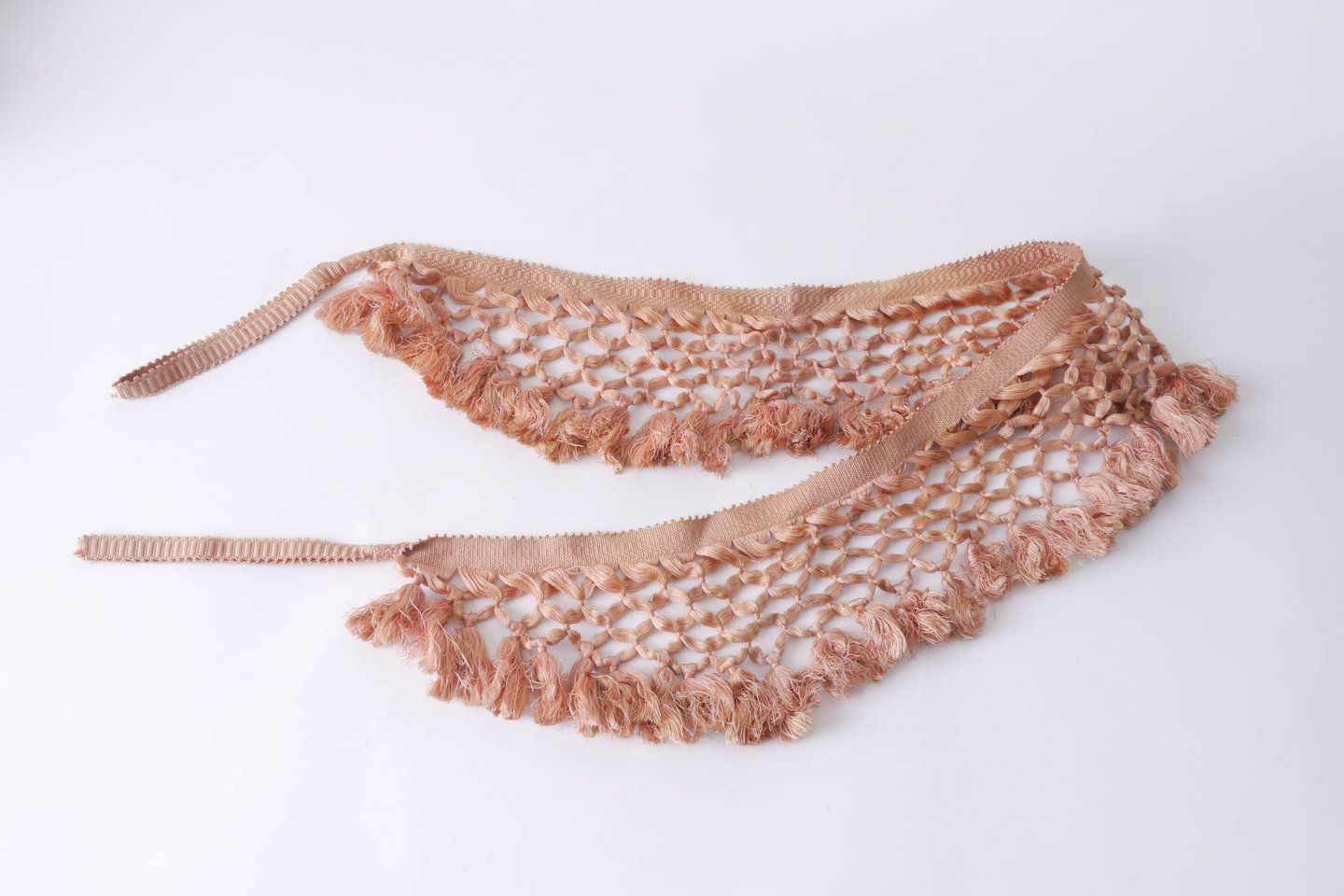 Vlakke embrasse om gordijn open te houden