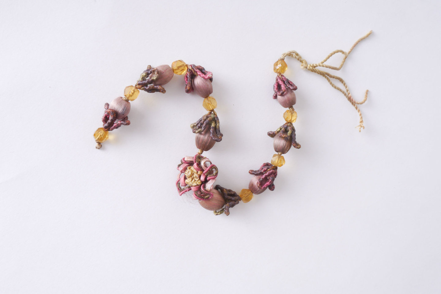 Jasmin als ornament voor het vervaardigen van passement