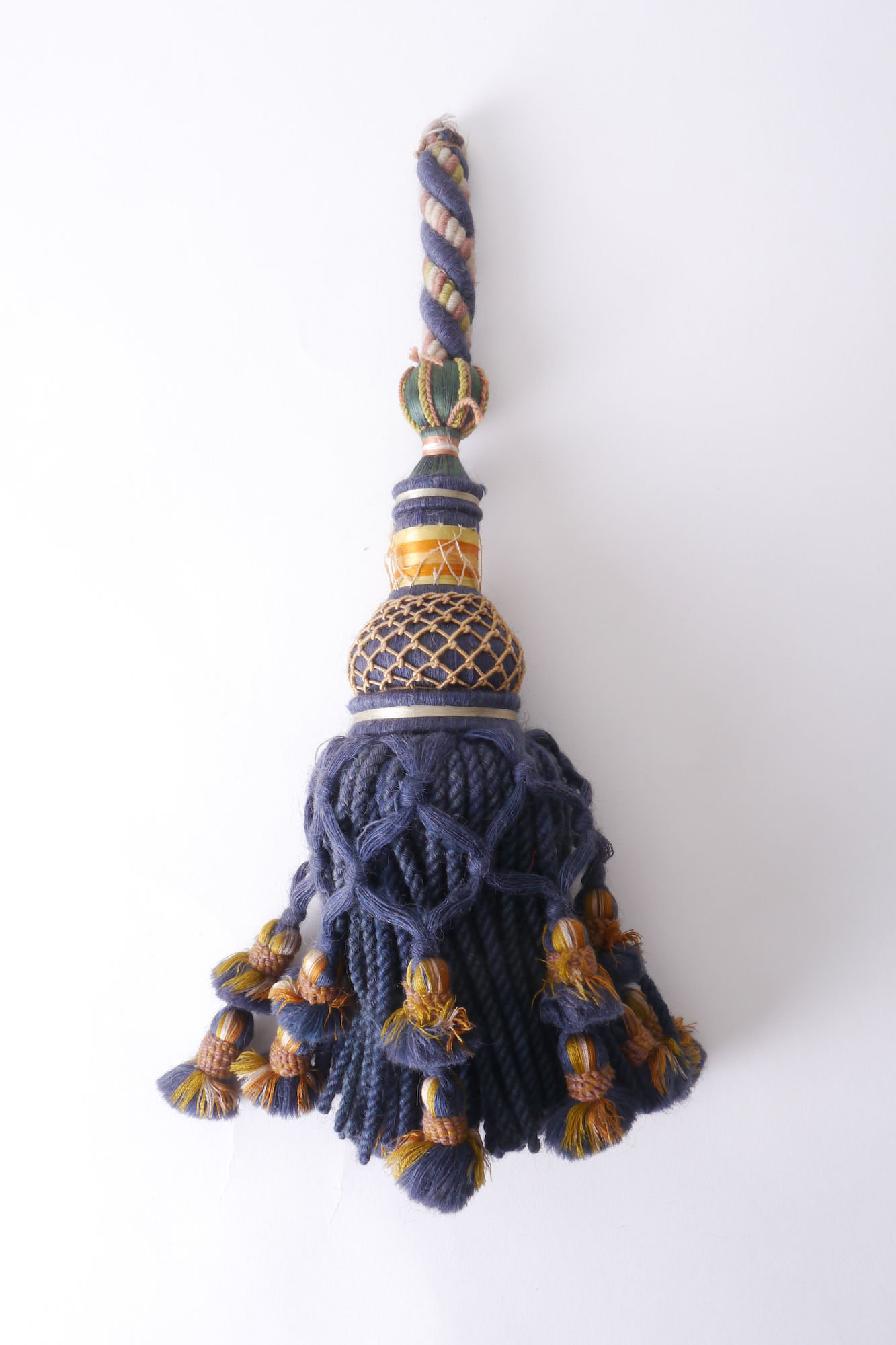 Gland of kwast met vorm, keel en rok