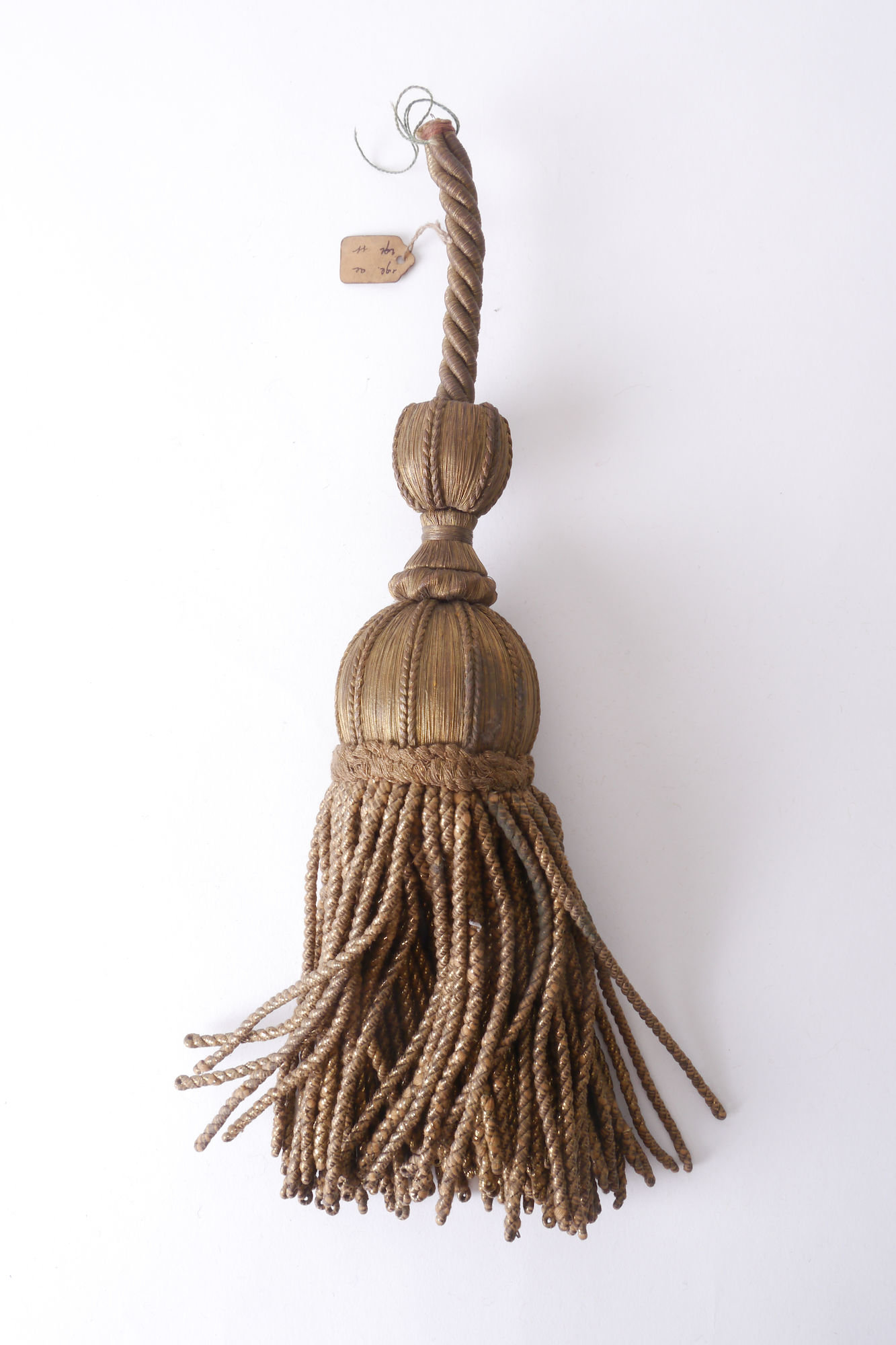 Gland of kwast met vorm, keel en rok