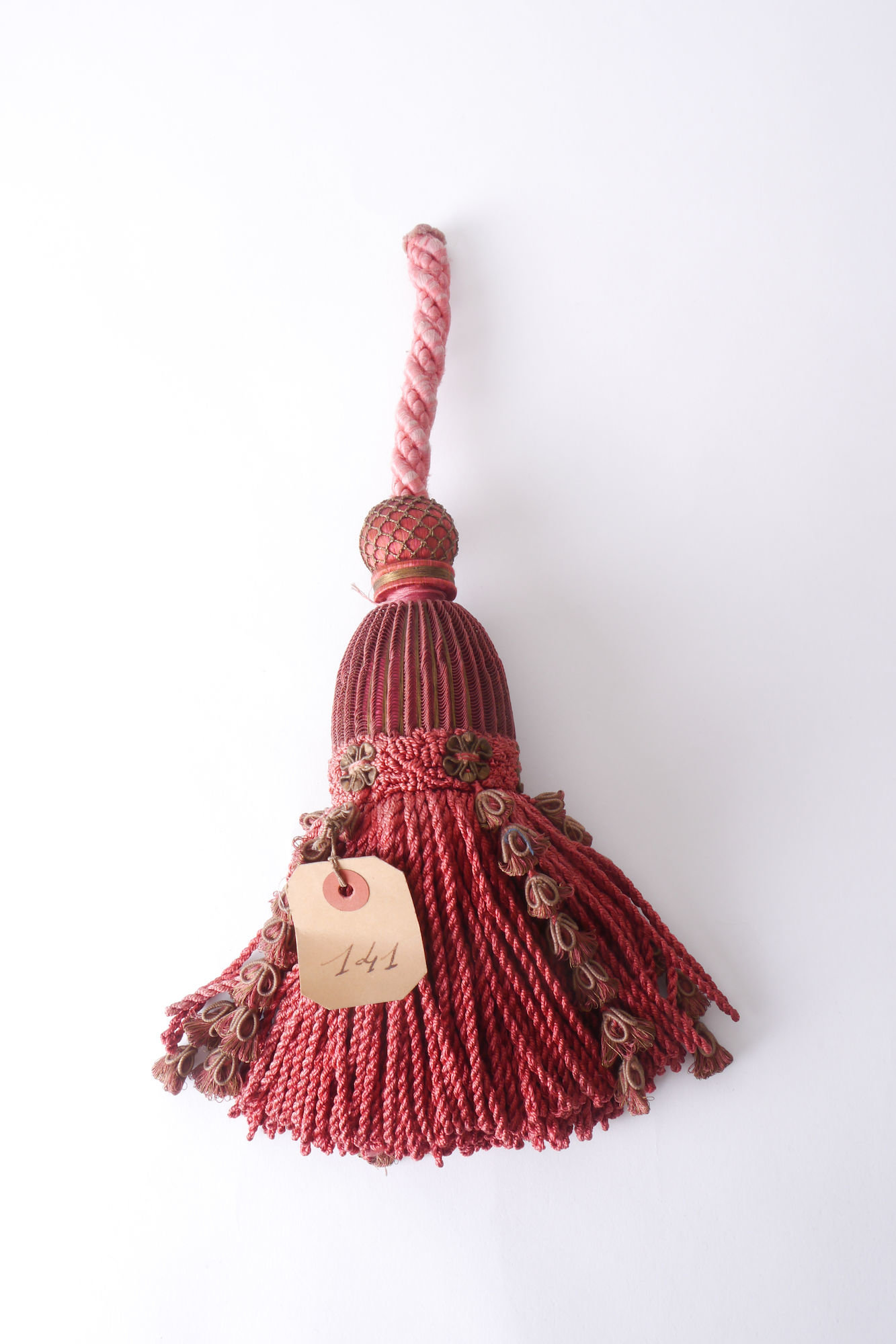 Gland of kwast met vorm, keel en rok