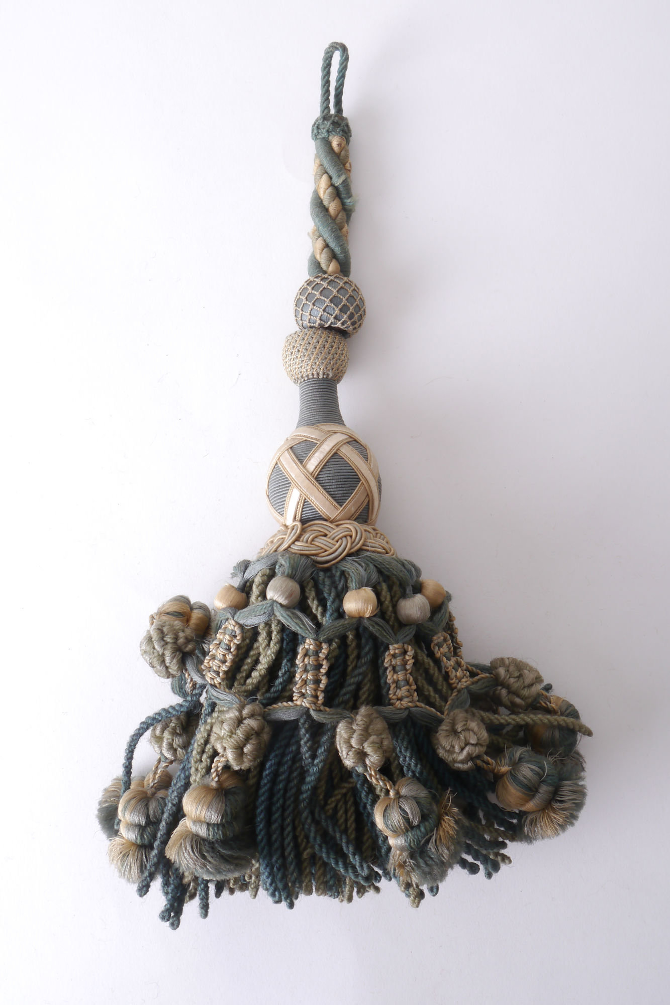 Gland of kwast met vorm, keel en rok