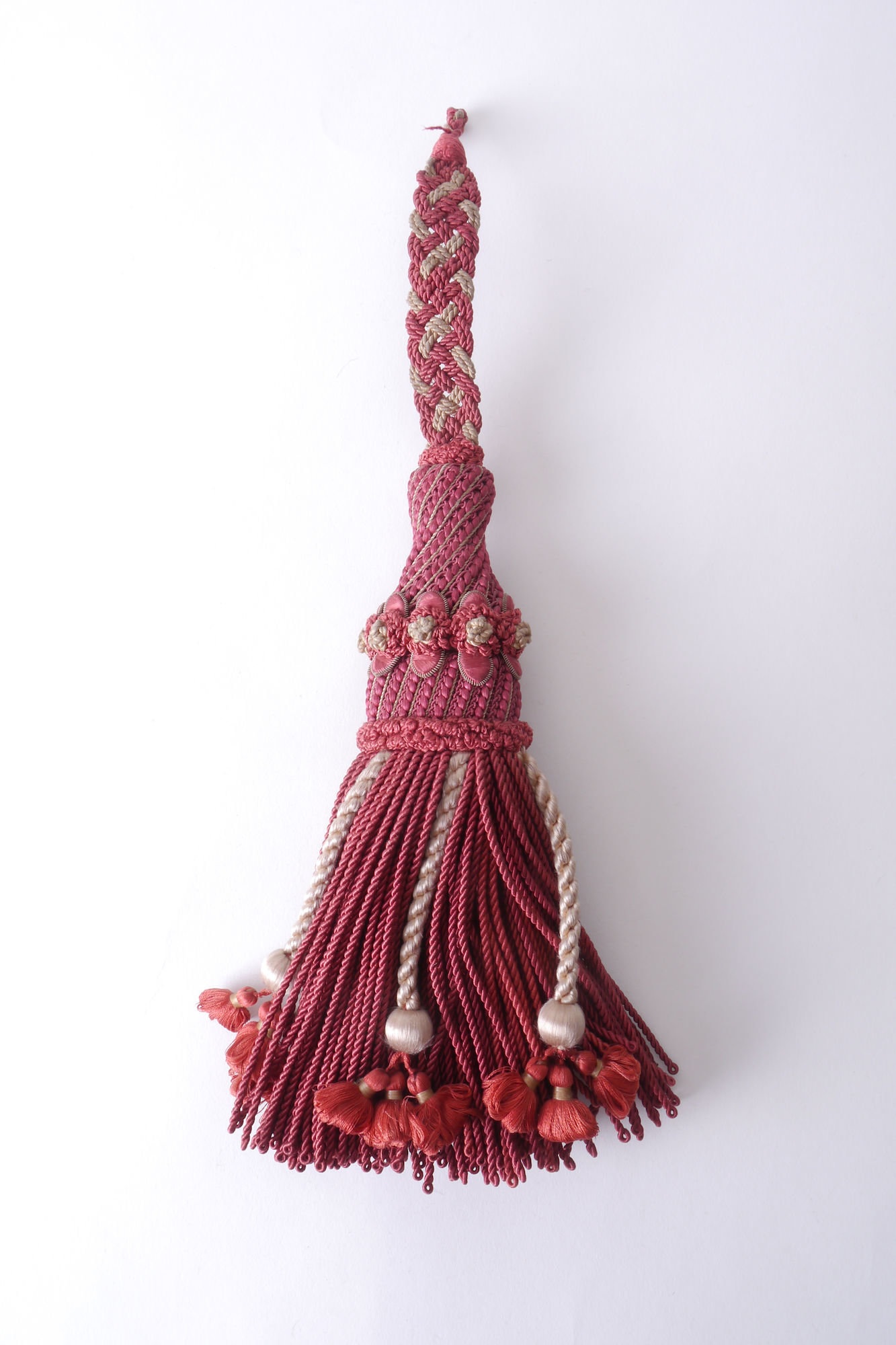 Gland of kwast met vorm, keel en rok