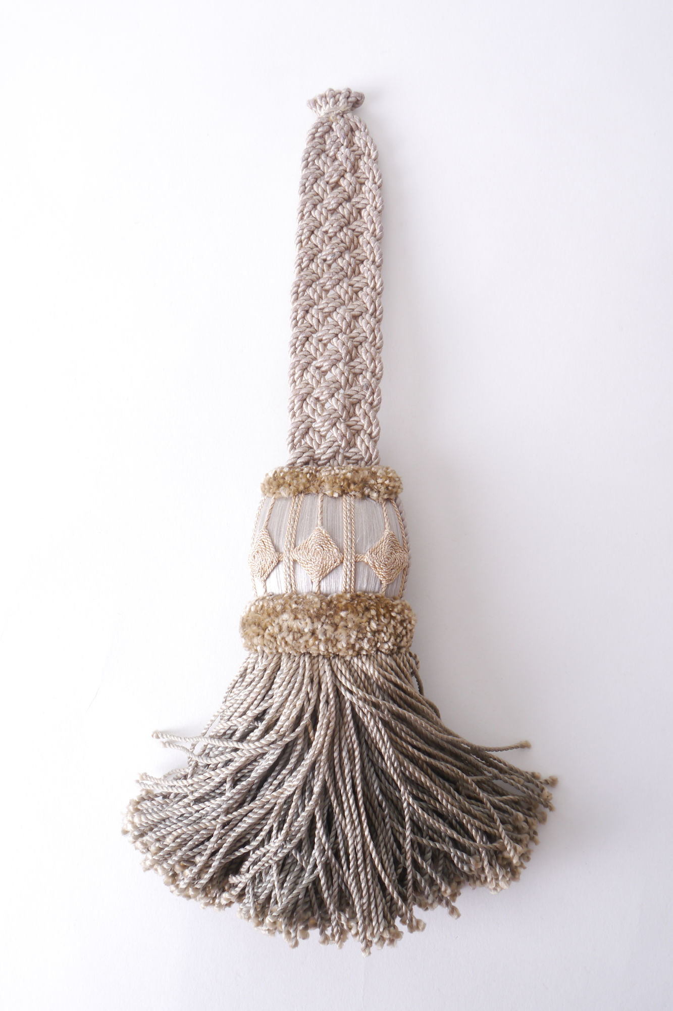 Gland of kwast met vorm, keel en rok