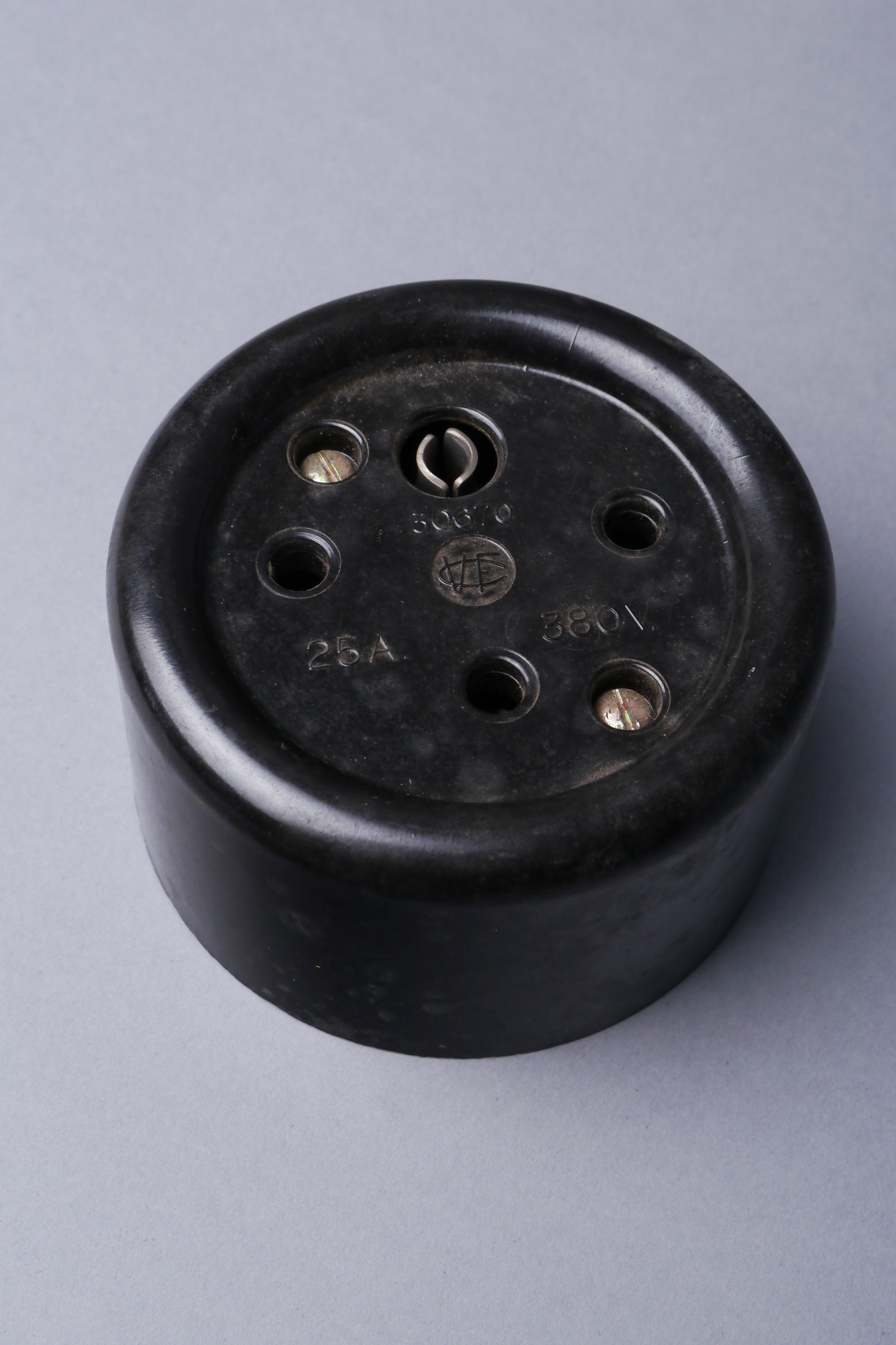 Industrieel stopcontact voor opbouw geproduceerd door Vynckier in Gent