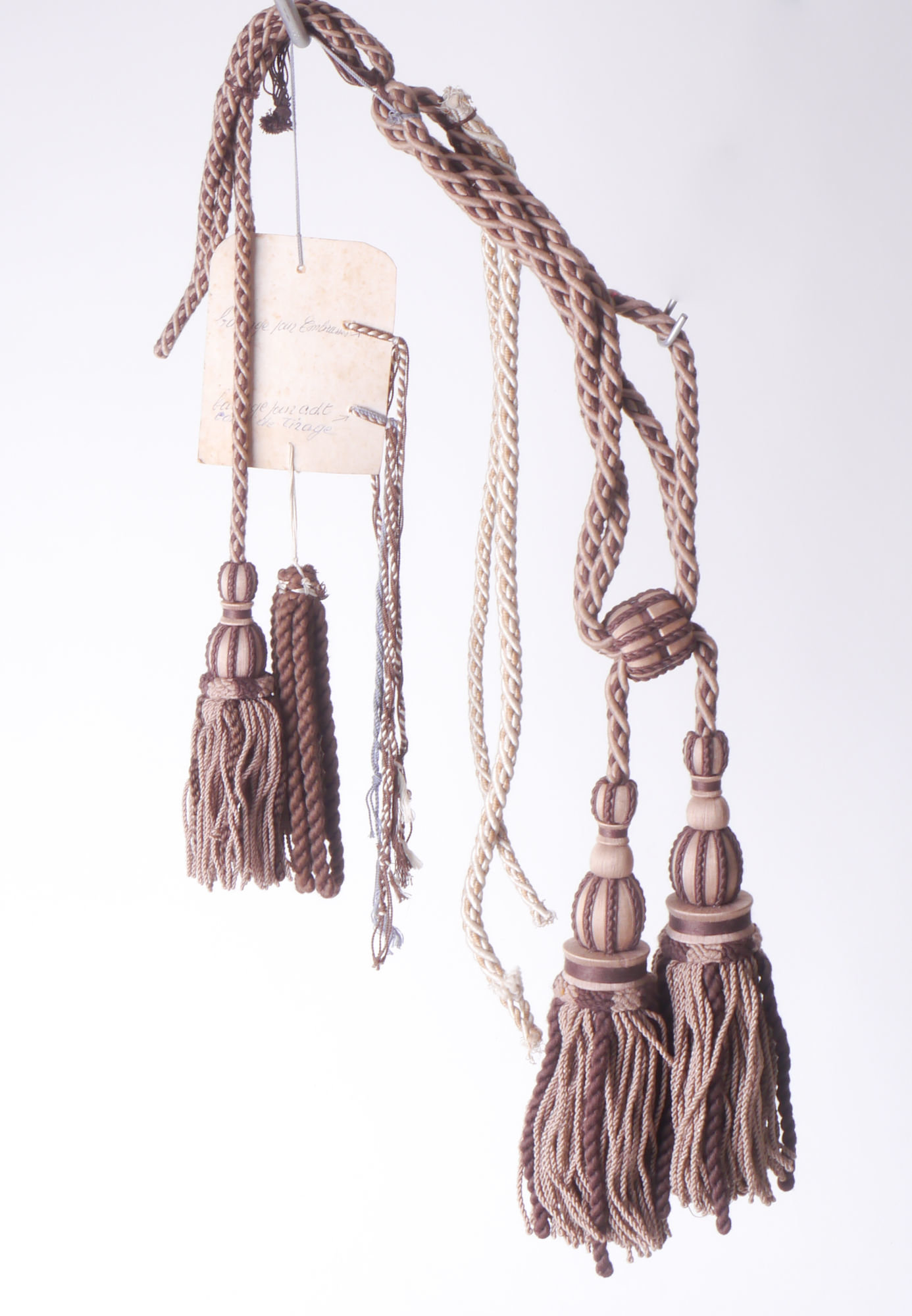 Embrasse om gordijn open te houden met 2 kwasten en bijhorende trekkoord