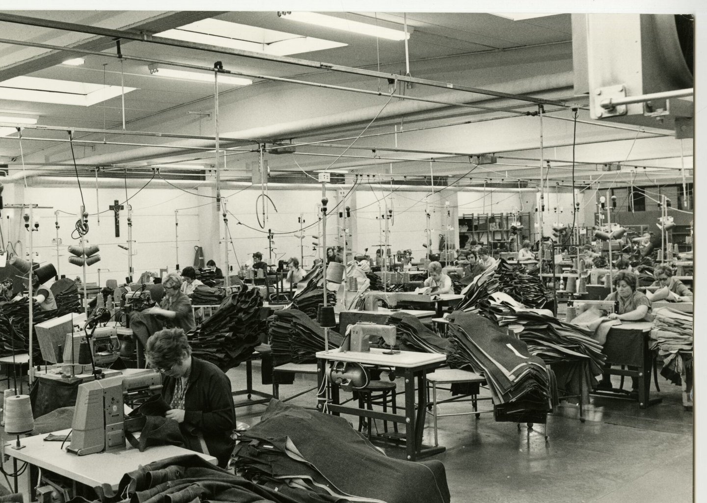 Binnenzicht confectiebedrijf Rolatex in Oudenaarde