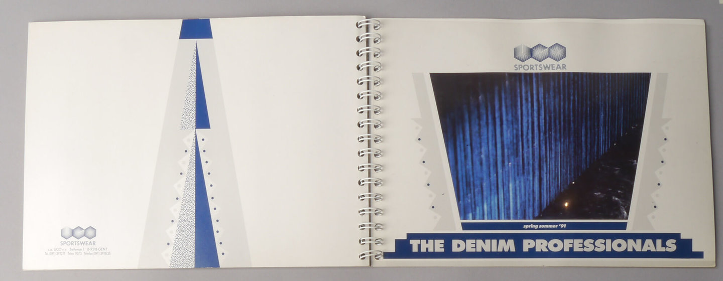 Set boeken met textielstalen geproduceerd door UCO Sportswear in Gent