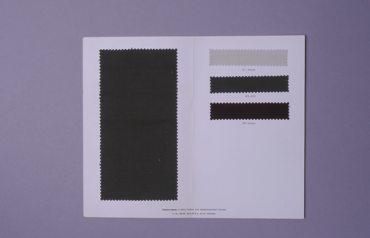 Kaart met textielstalen geproduceerd door UCO in Gent