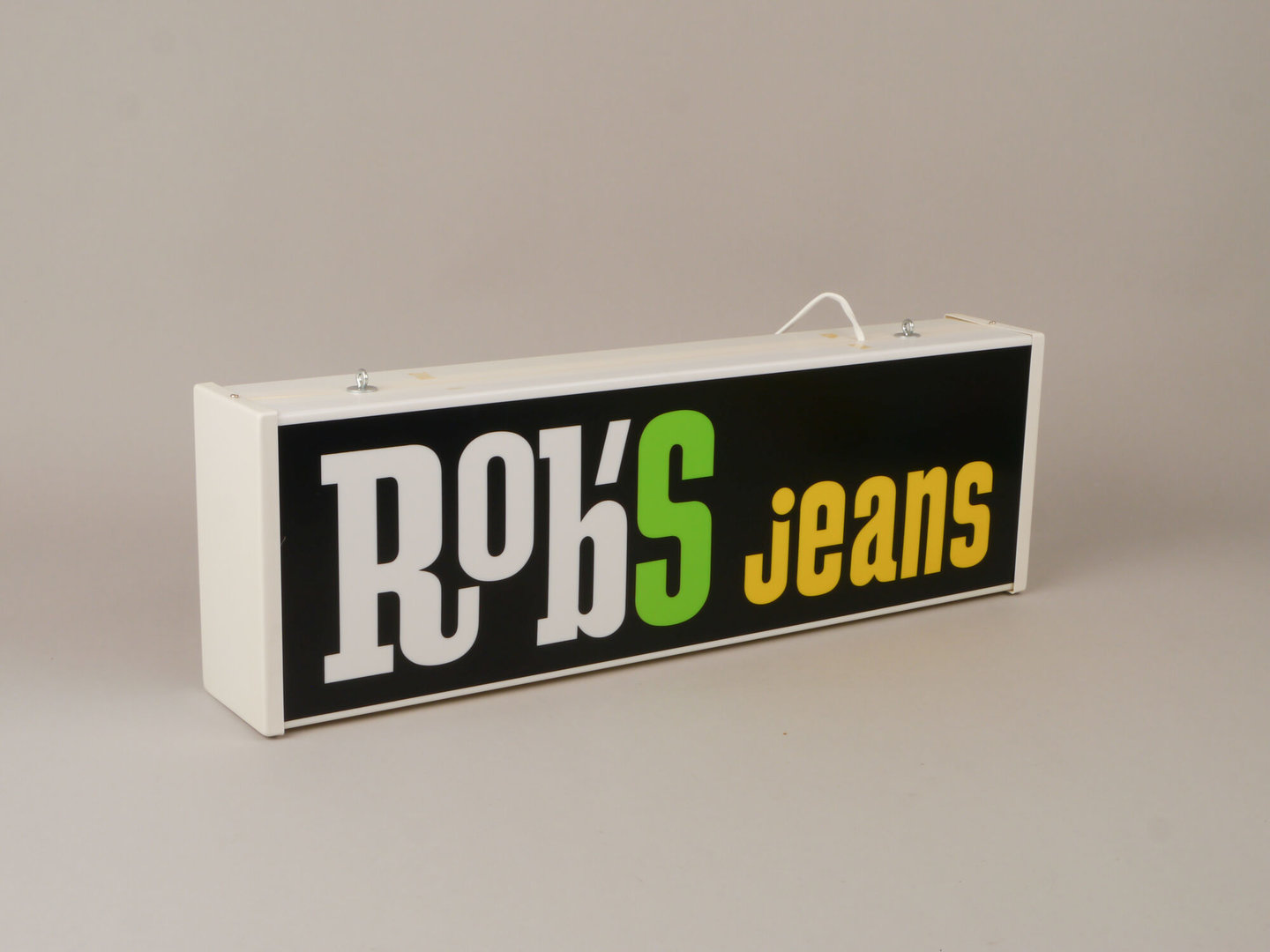 Lichtbak met reclame voor jeans van het merk Rob's