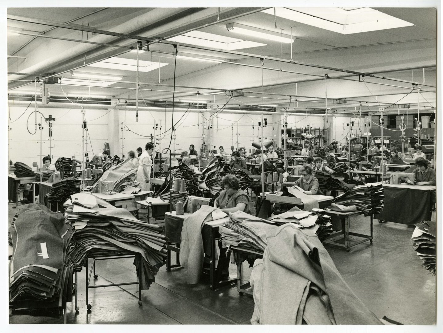 Binnenzicht confectiebedrijf Rolatex in Oudenaarde