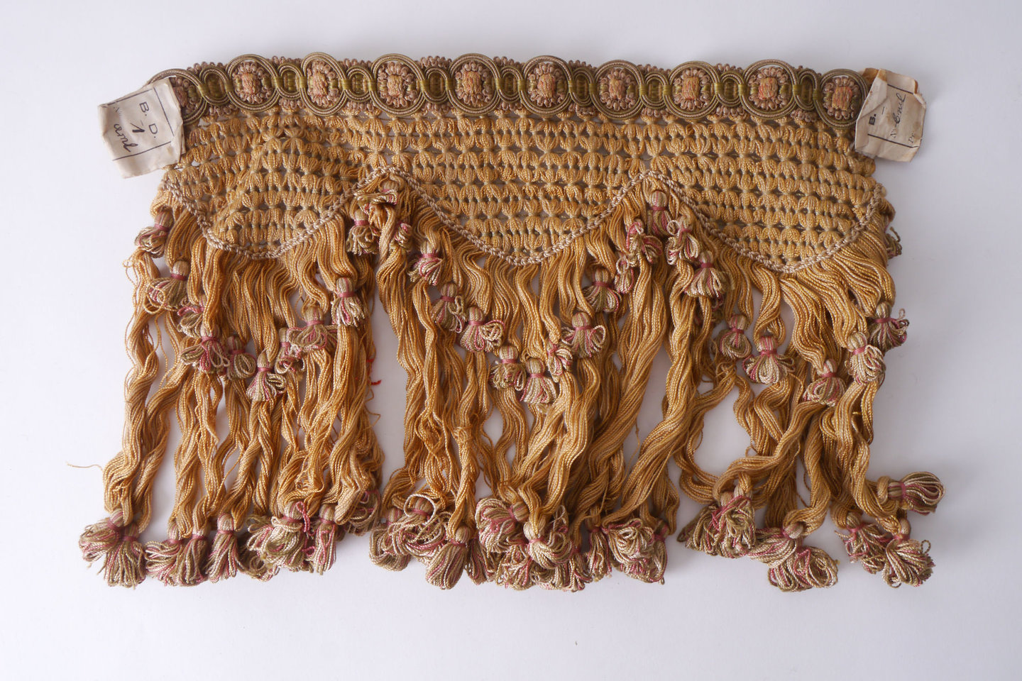 Frange als onderdeel voor het vervaardigen van passement