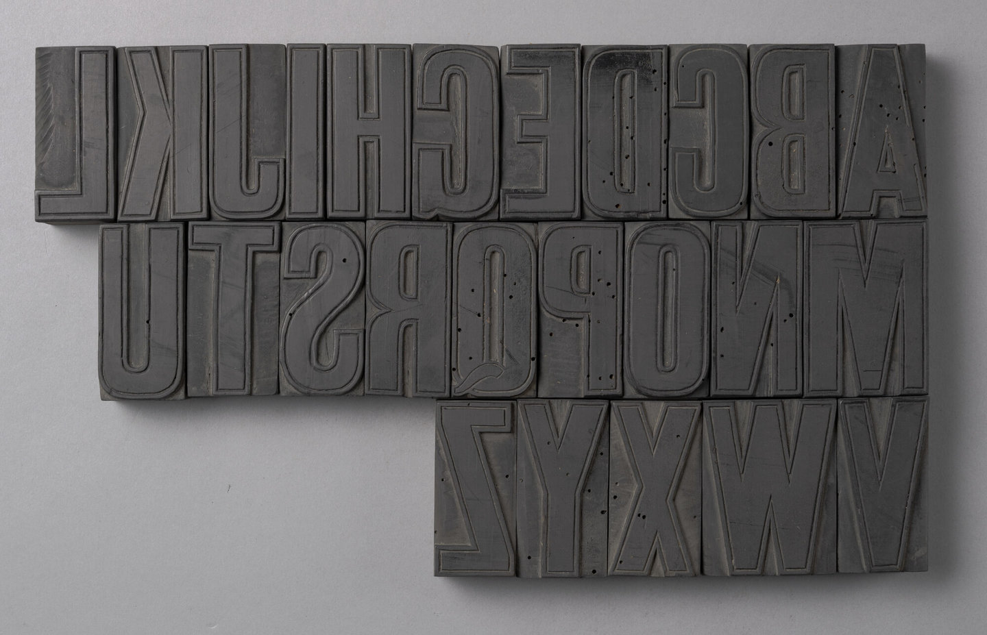 Houten drukletters van het type Gothic Outlined