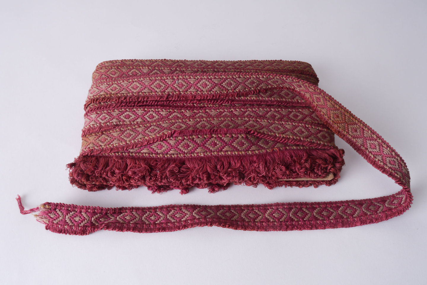 Galon of boord als onderdeel voor het vervaardigen van passement