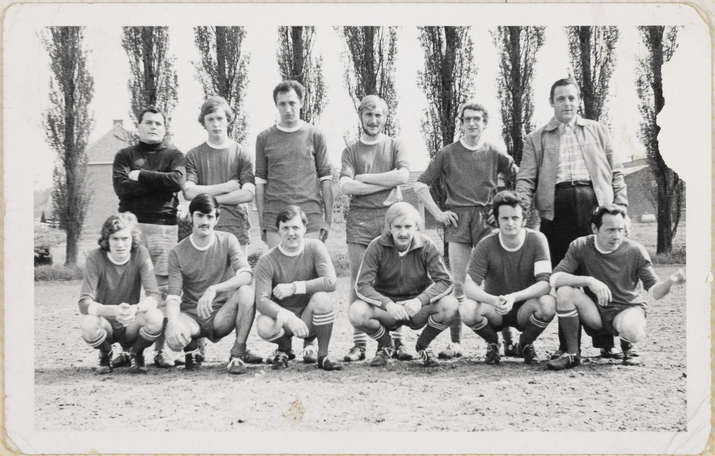 Bedrijfsvoetbalploeg van grootwarenhuis Maxi GB in Sint-Denijs-Westrem