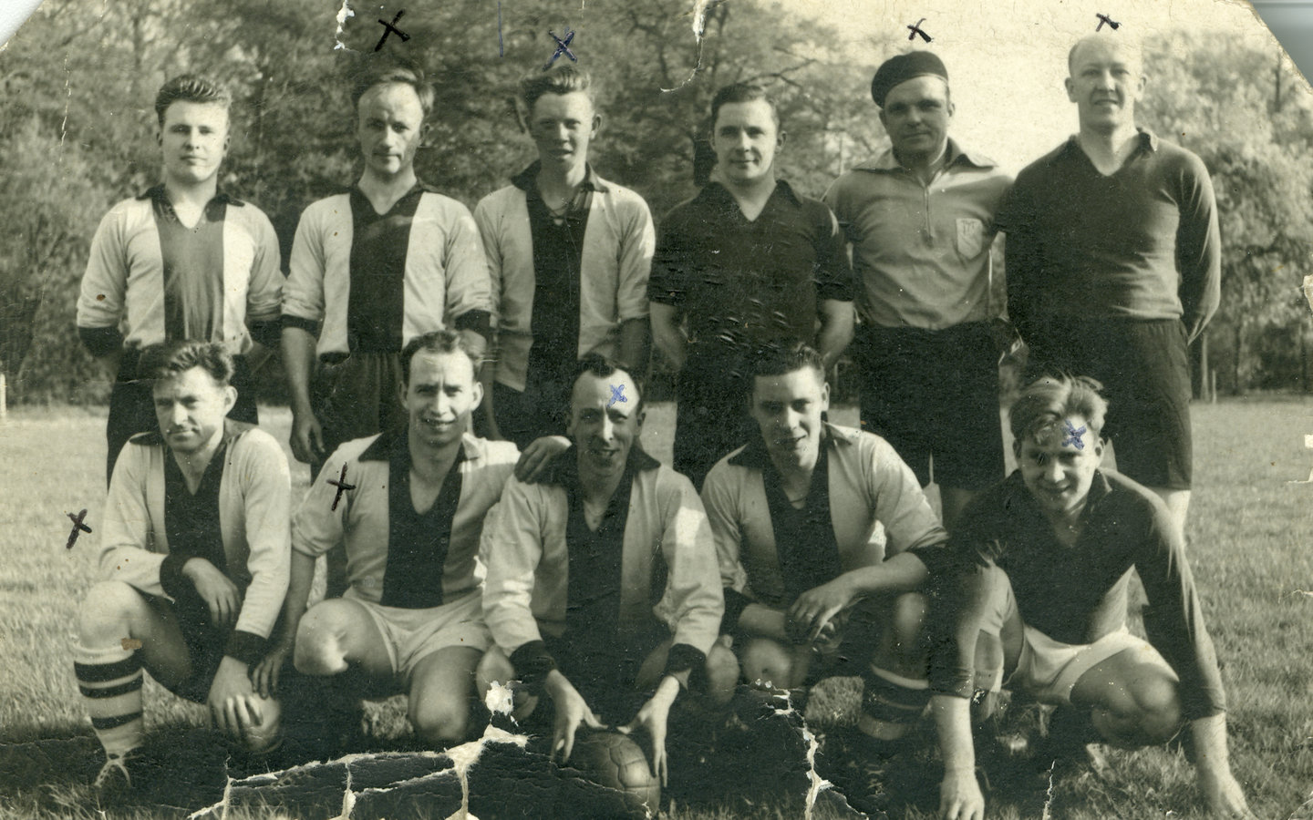 Bedrijfsvoetbalploeg van textielfabriek Fabelta in Zwijnaarde