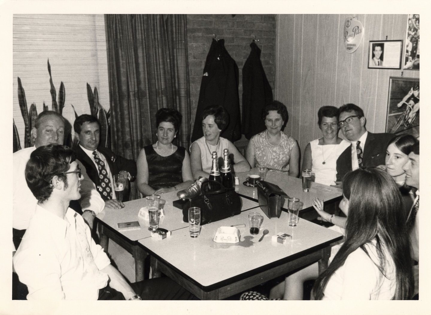 Uitreiking van Gouden Schoen bij bedrijfsvoetbalploeg van treinpersoneel station Gent-Sint-Pieters