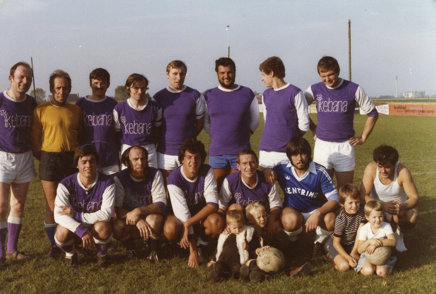 Bedrijfsvoetbalploeg FC Midsport uit Roeselare